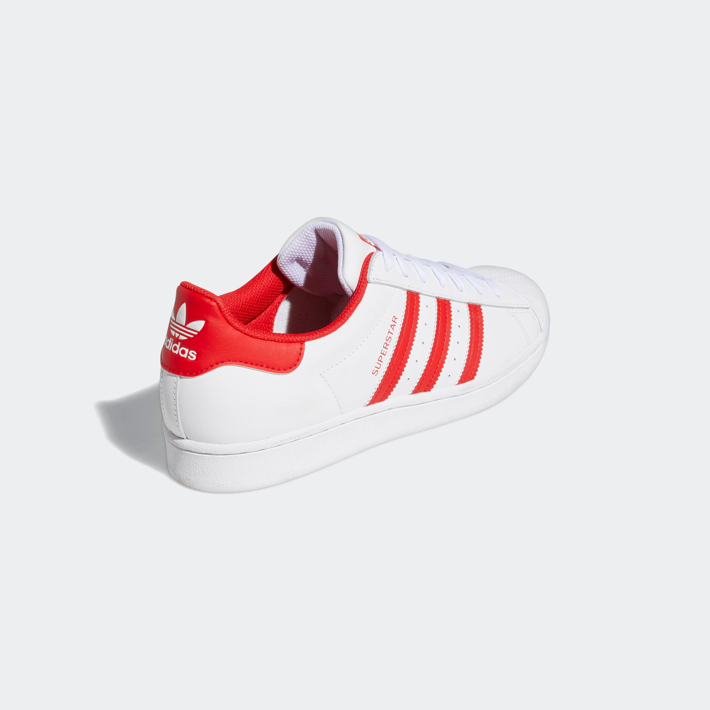 SUPERSTAR