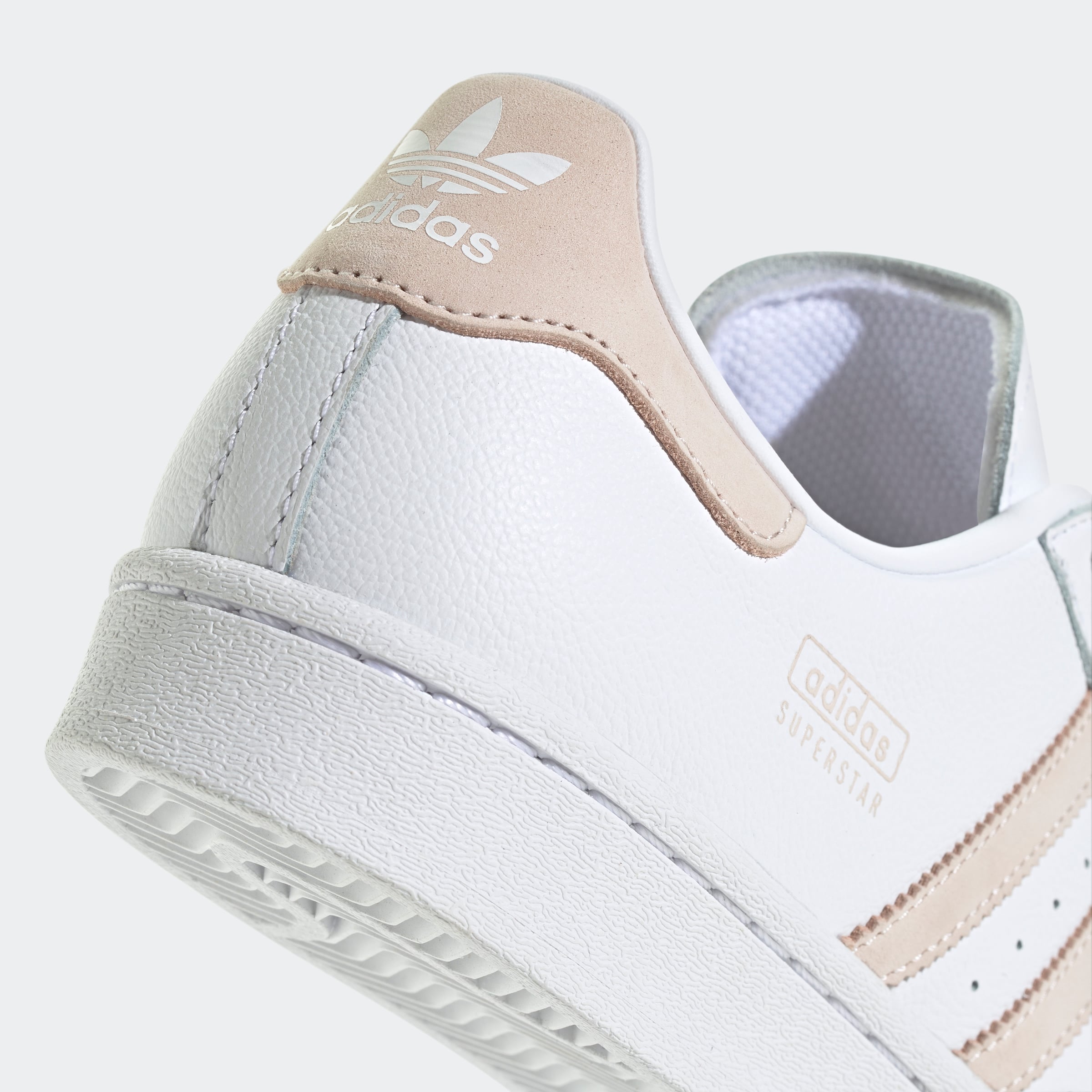 SUPERSTAR W