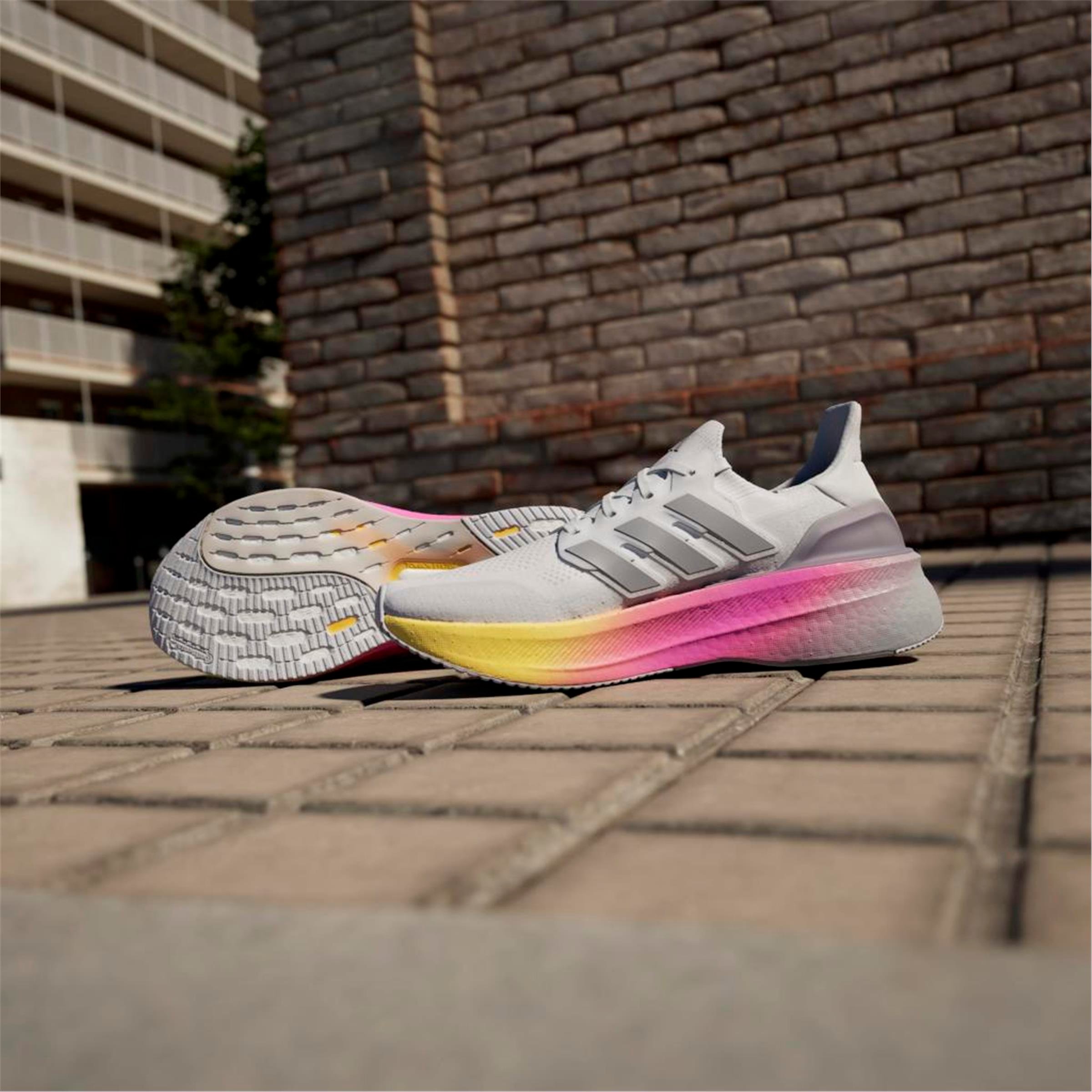ULTRABOOST 5