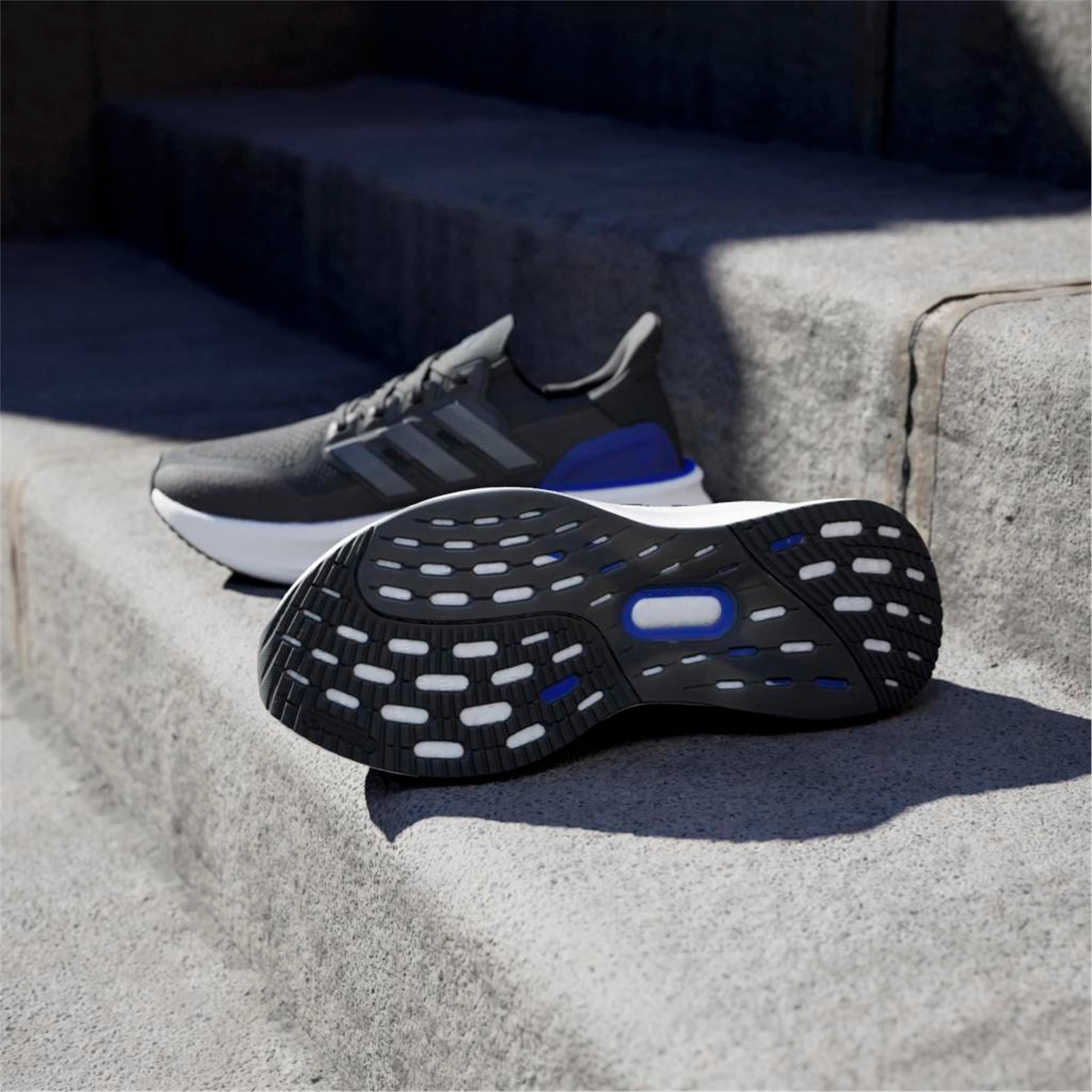 ULTRABOOST 5