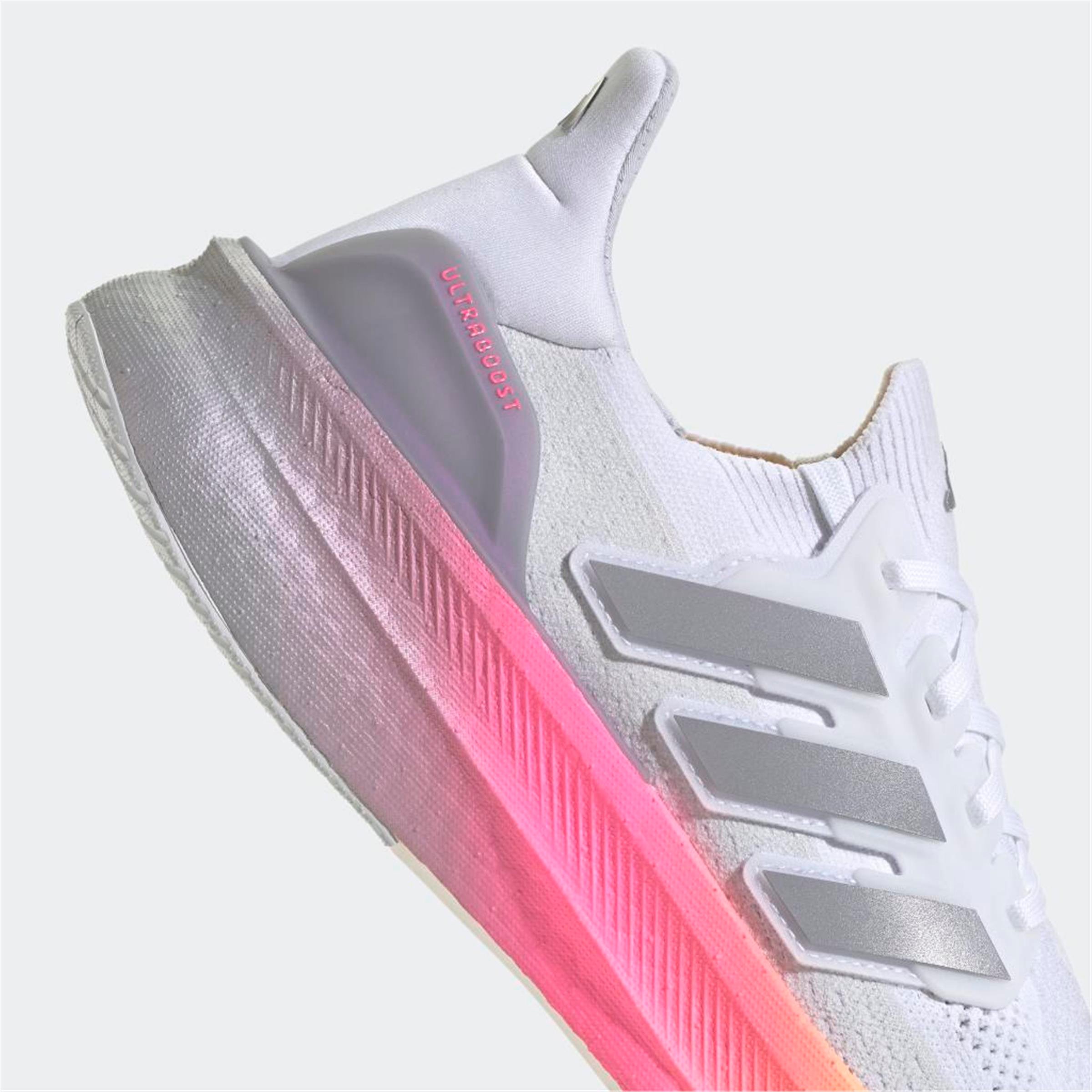 ULTRABOOST 5