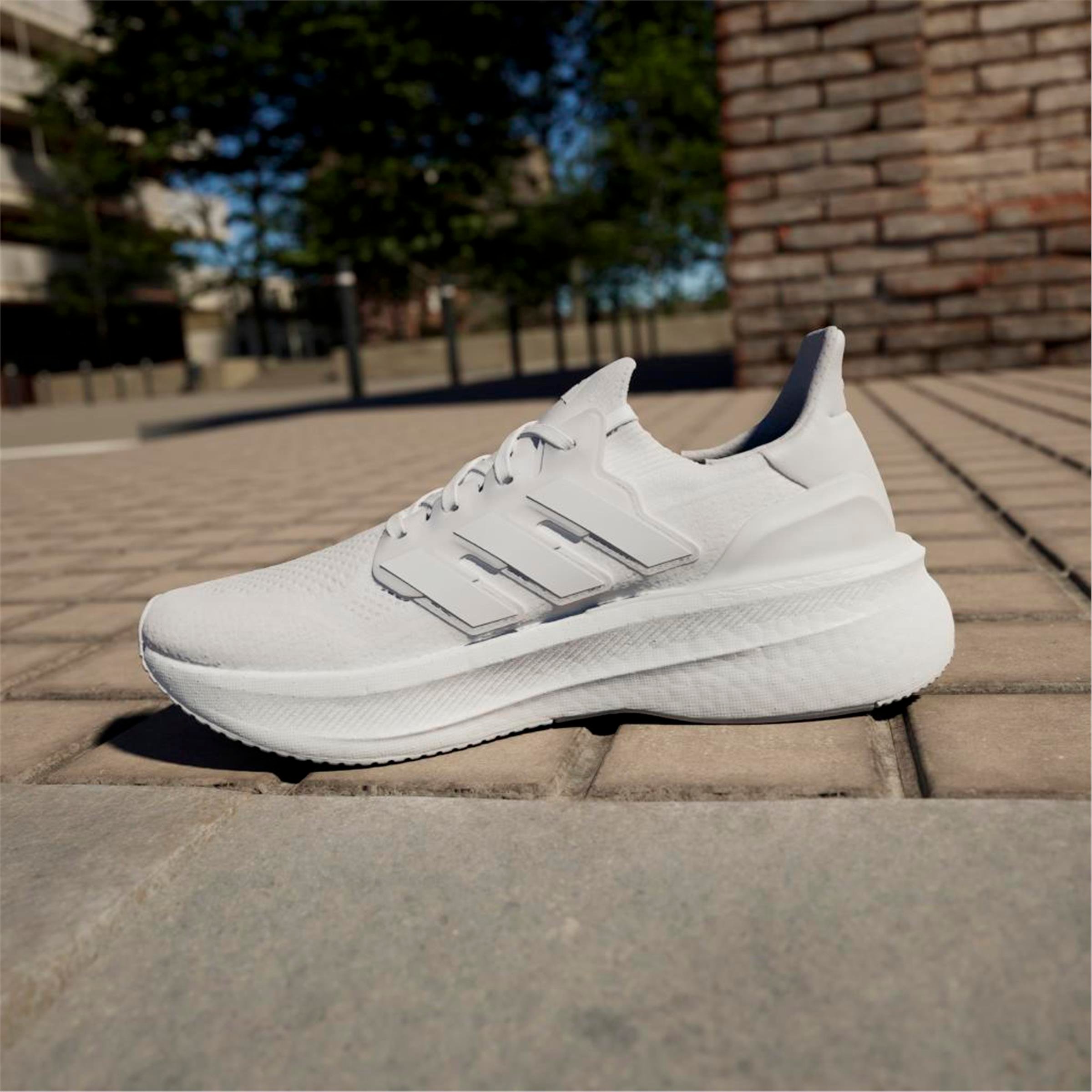 ULTRABOOST 5