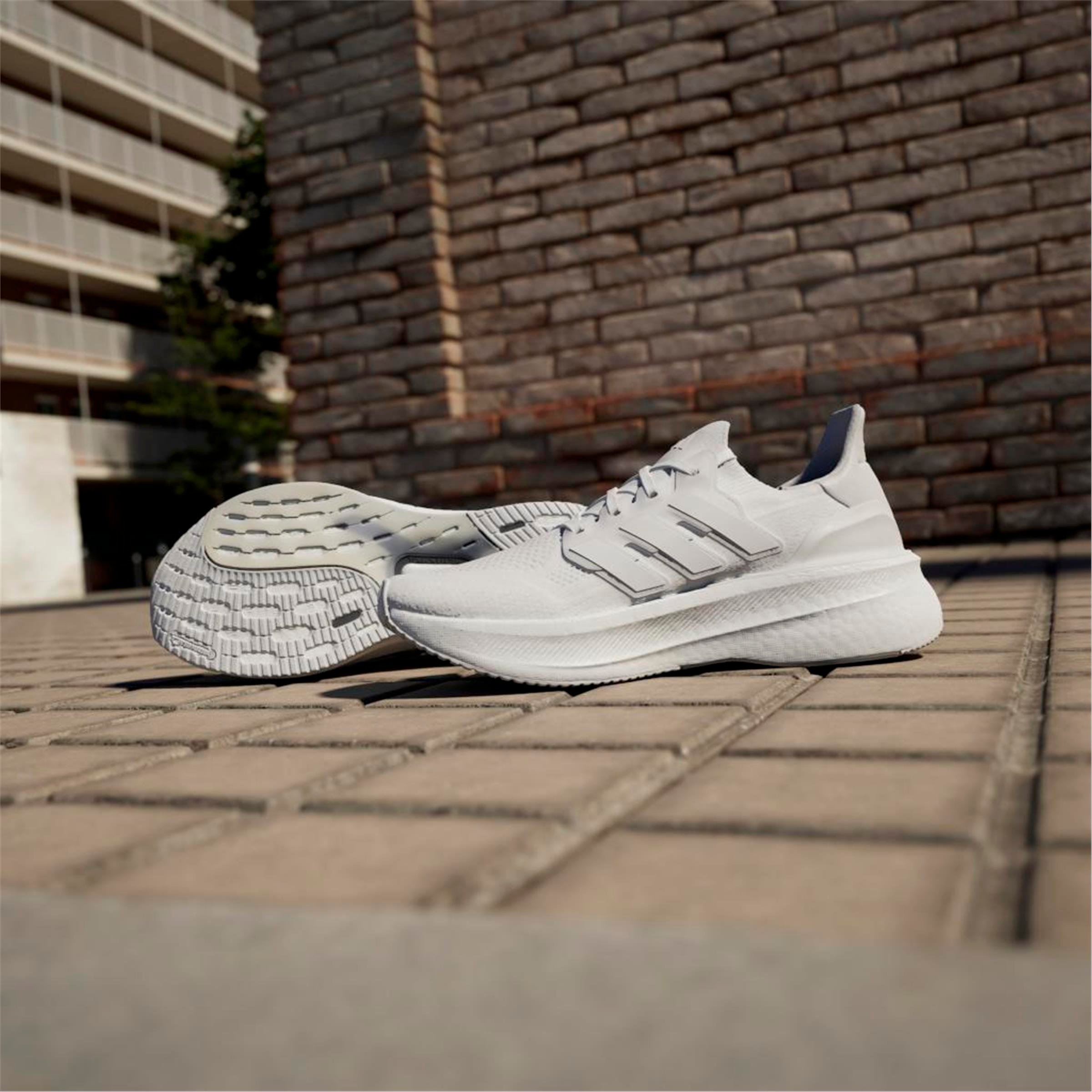 ULTRABOOST 5