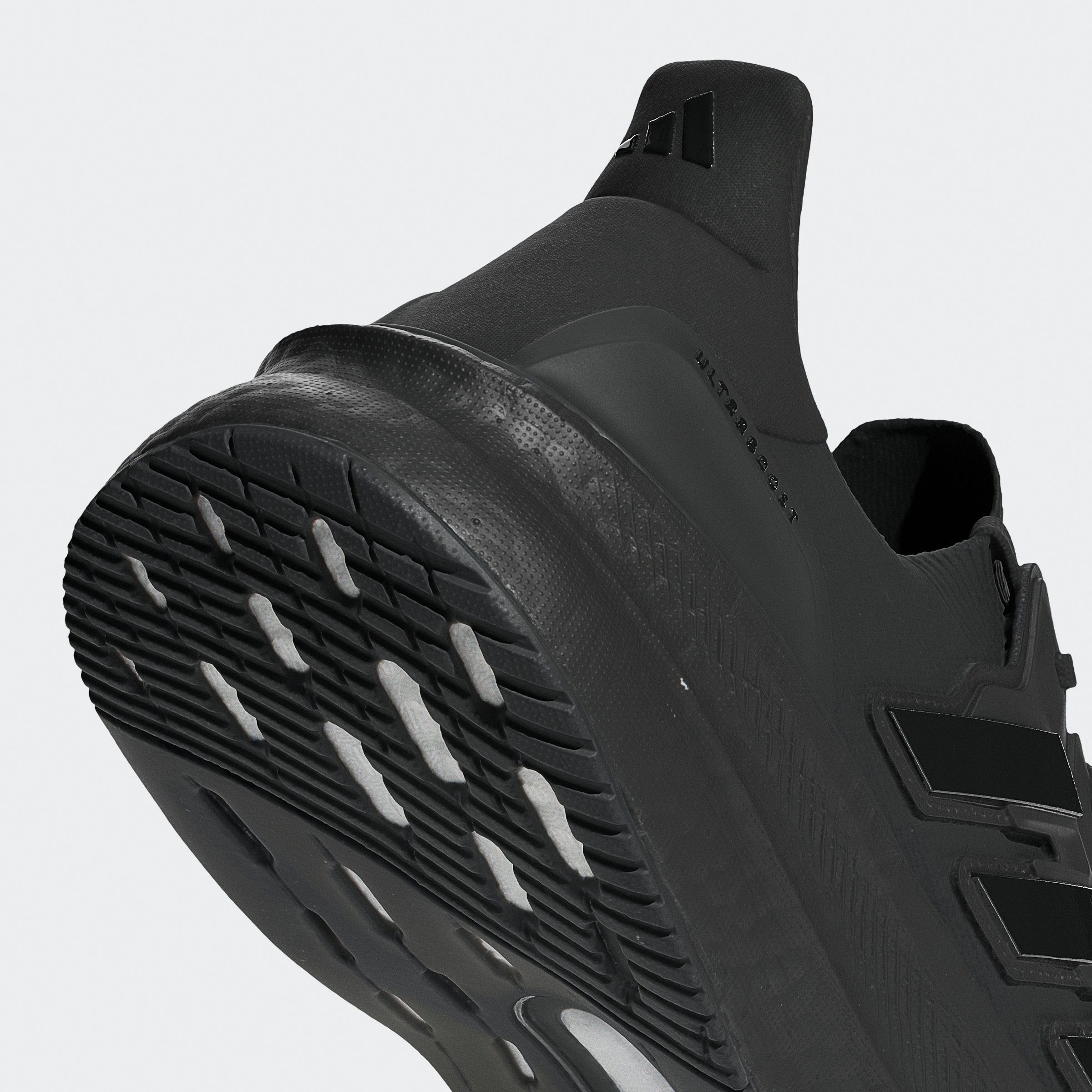 ULTRABOOST 5