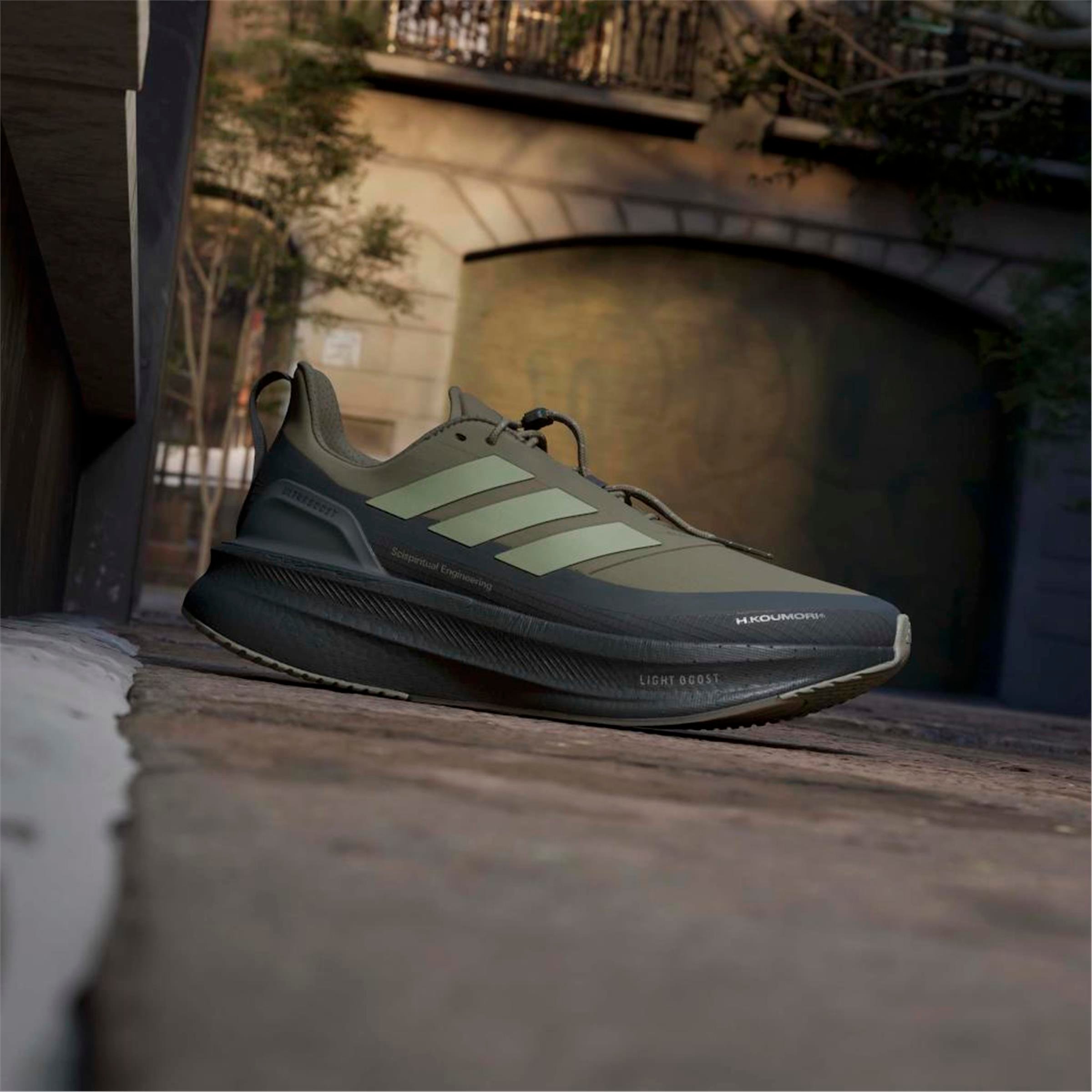 ULTRABOOST 5 HK