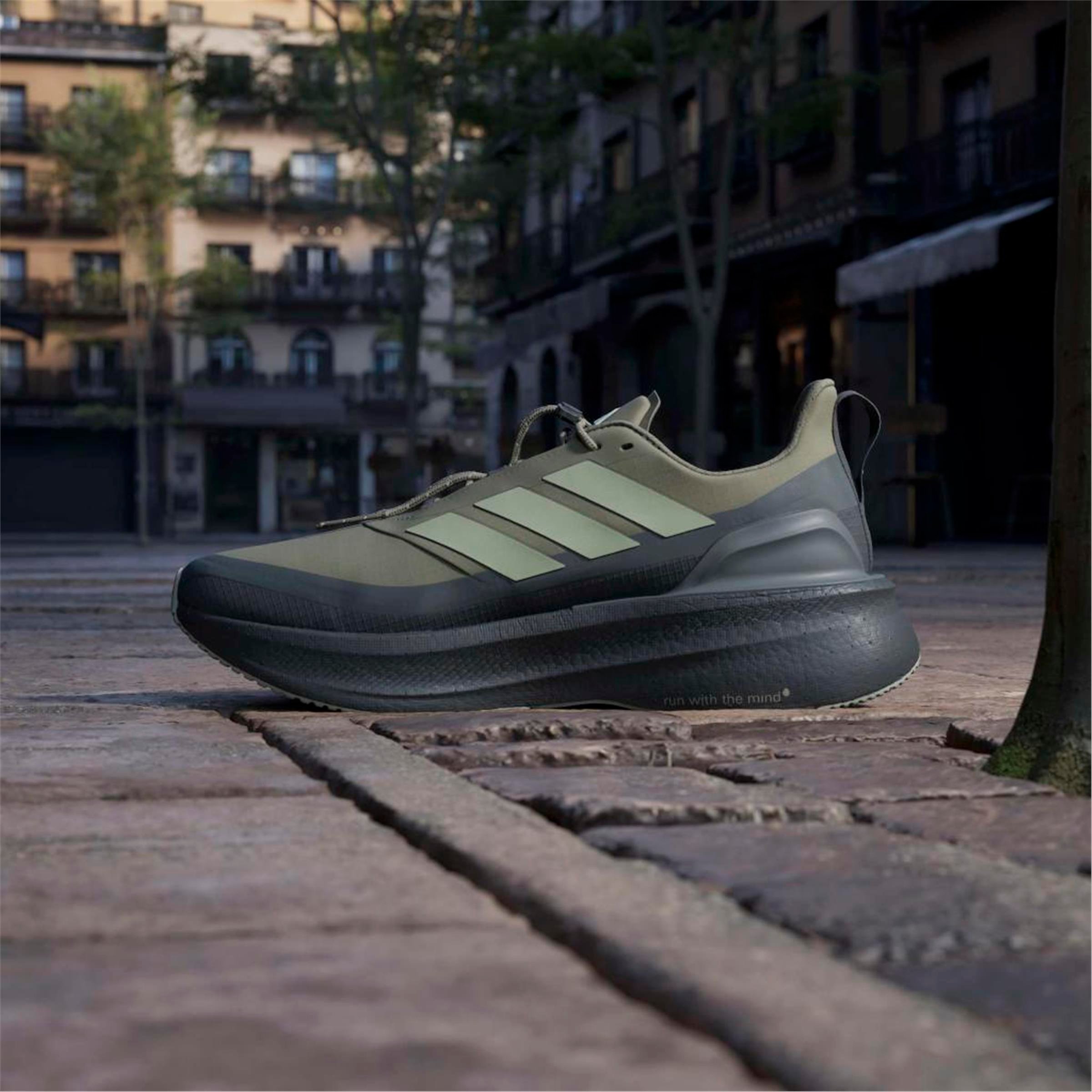 ULTRABOOST 5 HK