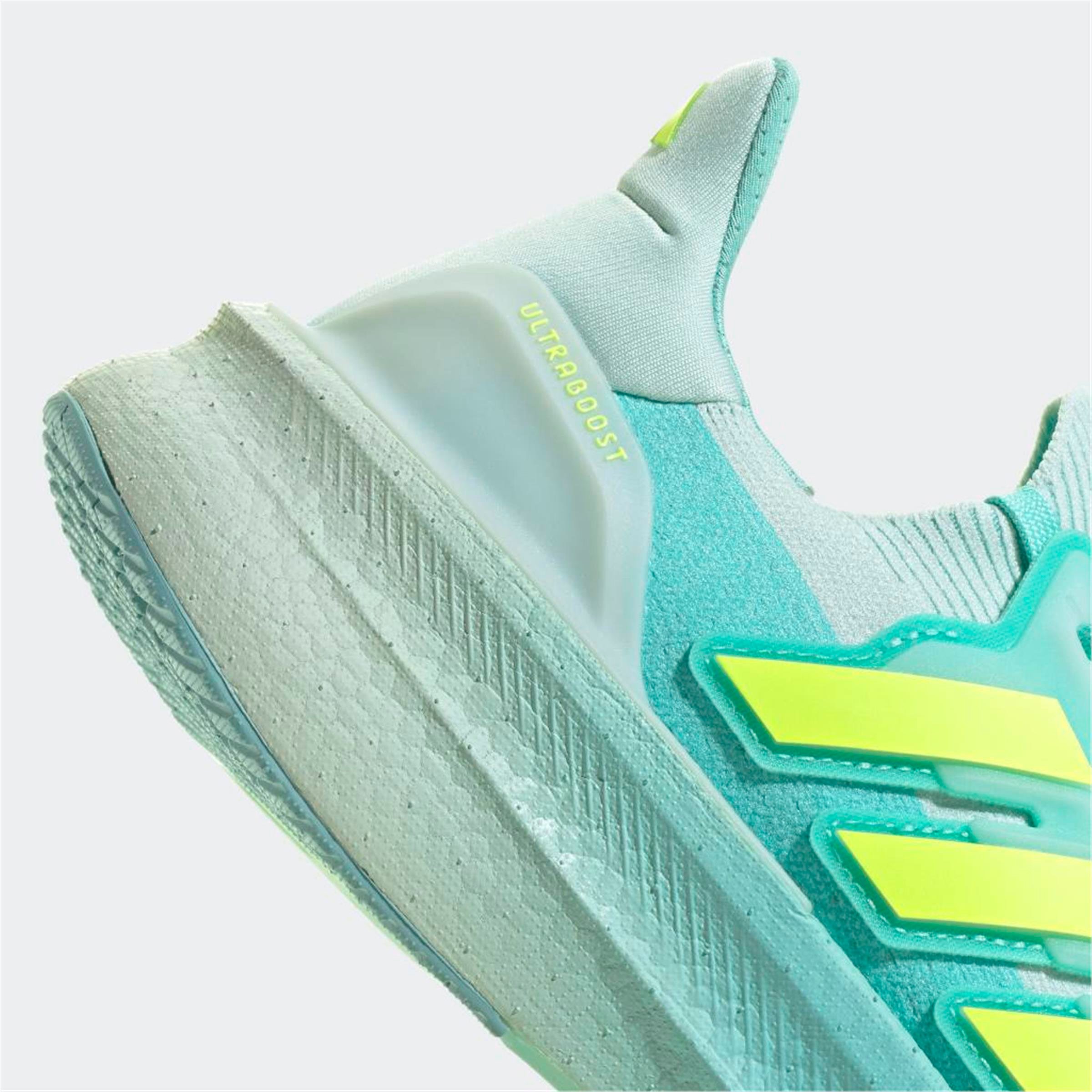 ULTRABOOST 5 W