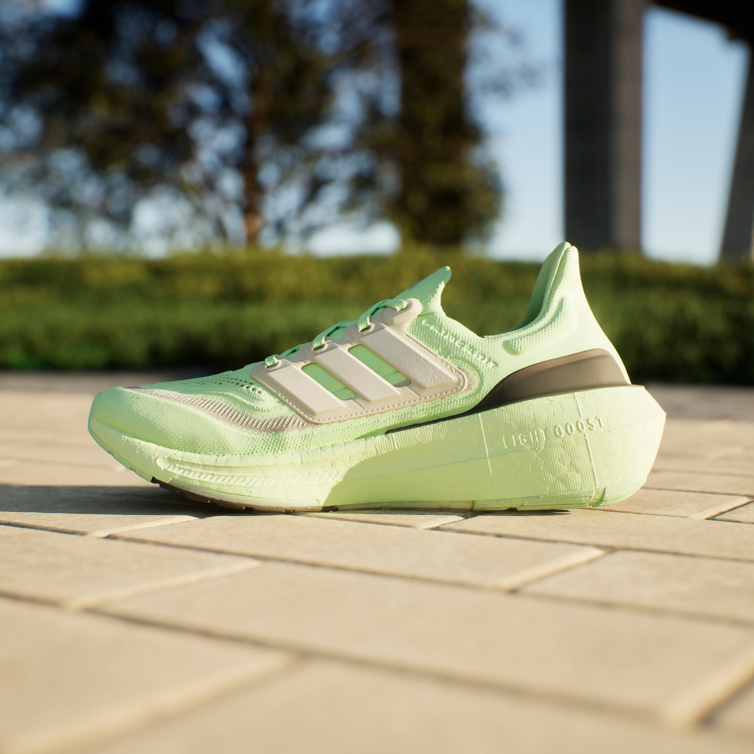ULTRABOOST LIGHT