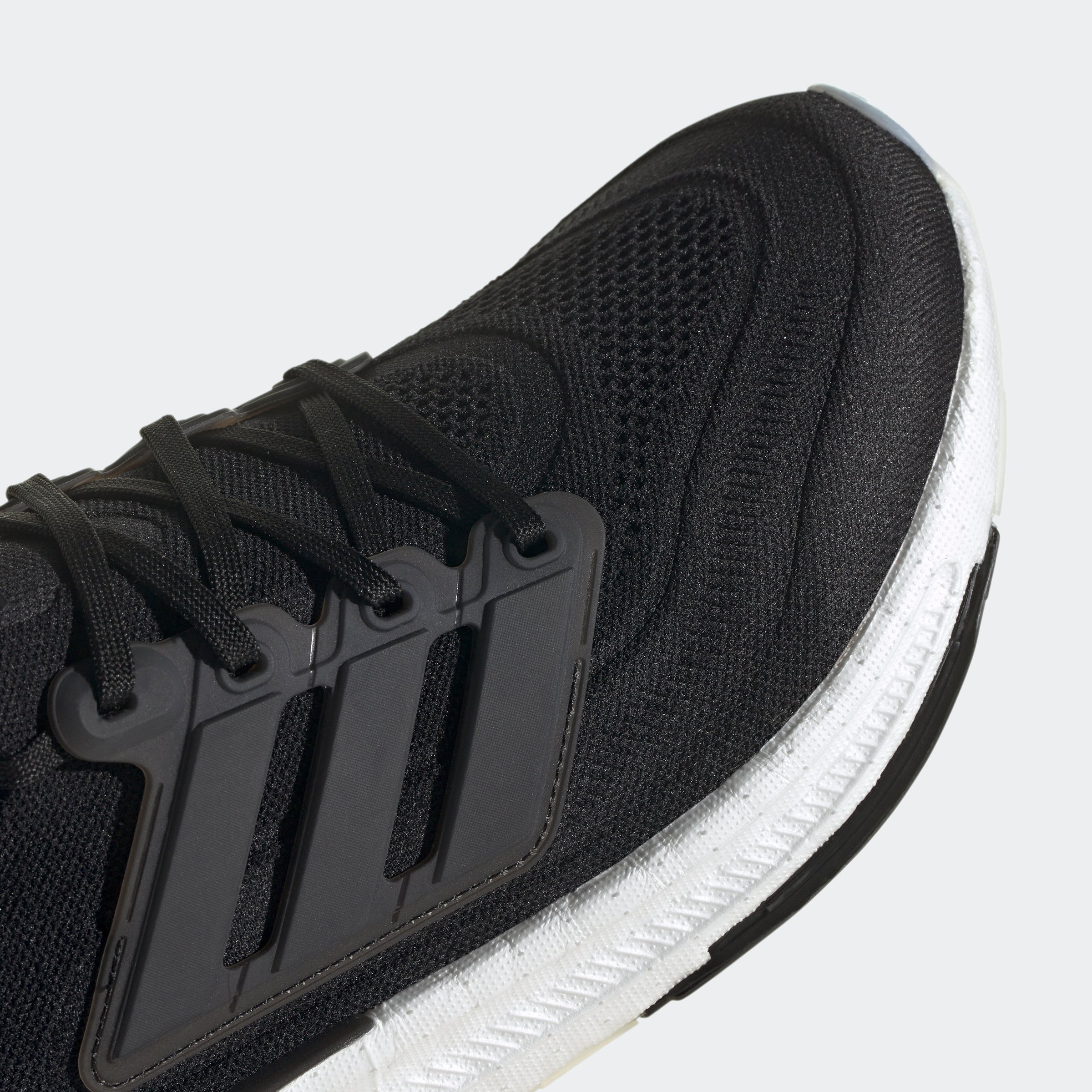 ULTRABOOST LIGHT