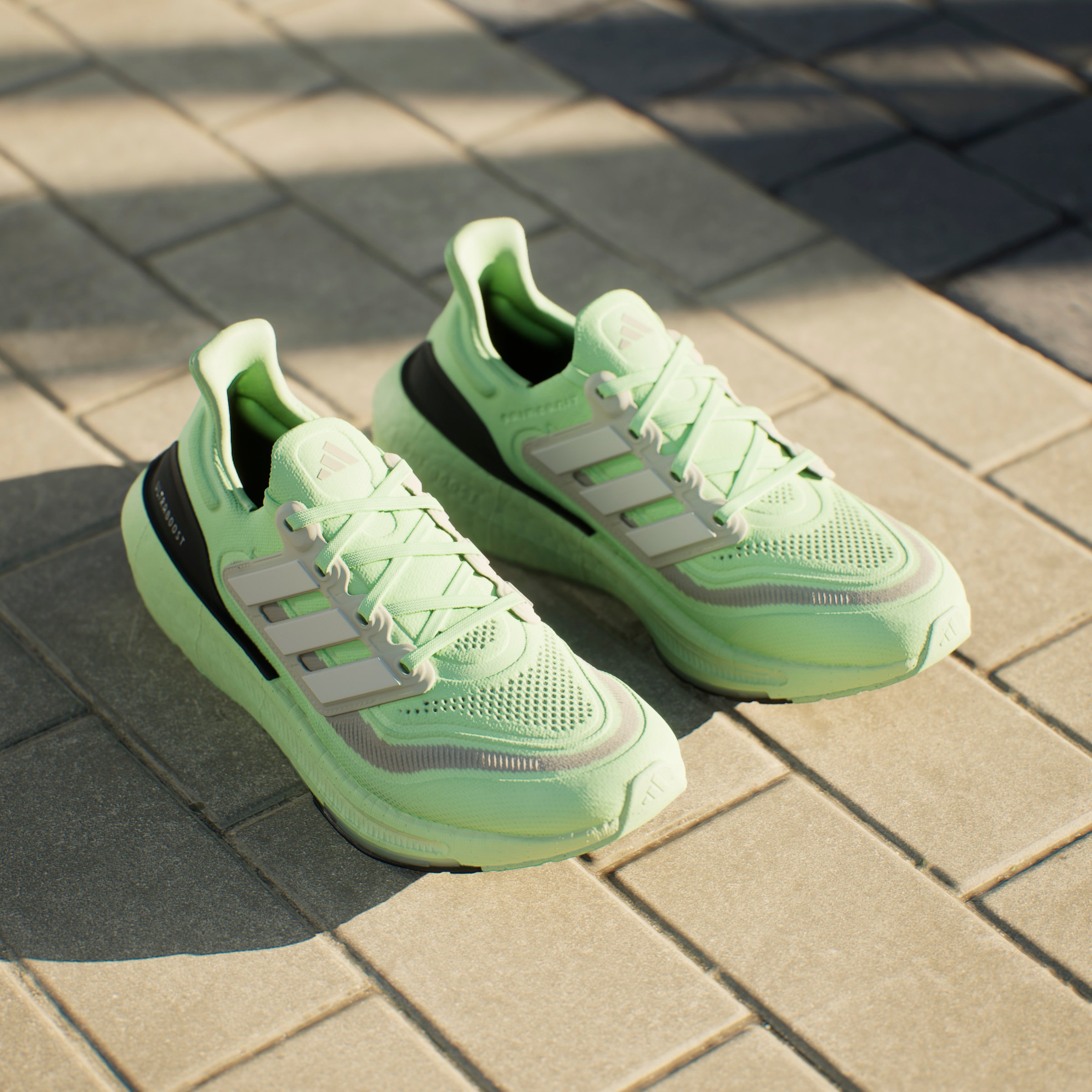 ULTRABOOST LIGHT
