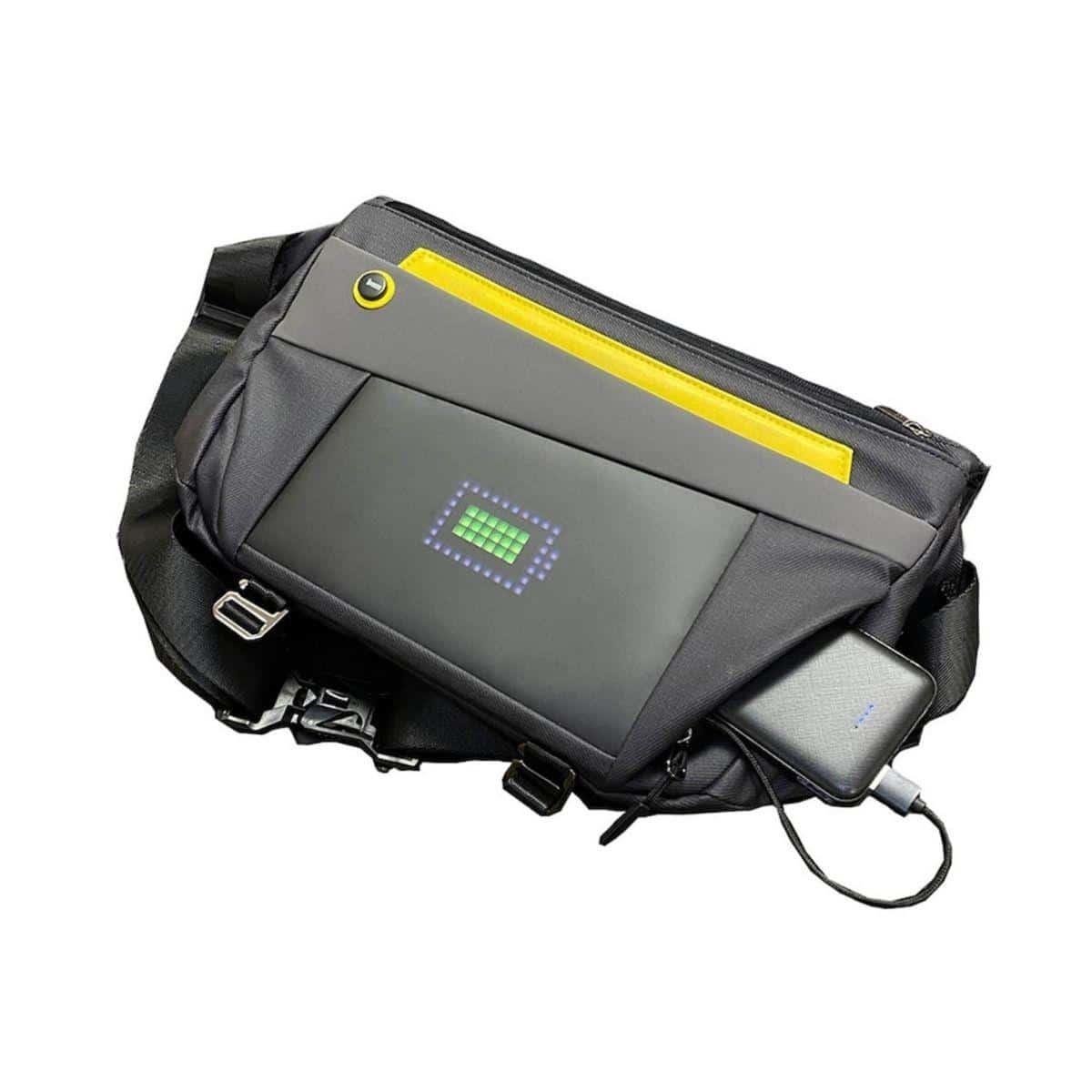 divoom-pixoo-slingbag-v-siyah-ledli-ek-1e0-4f.jpg
