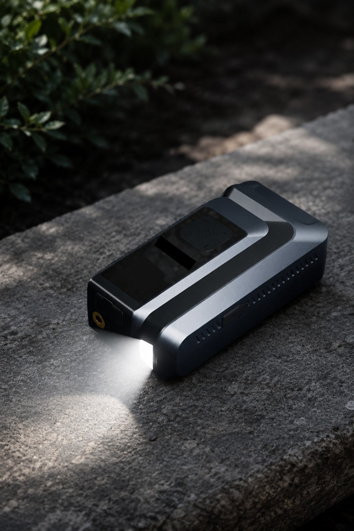 Laiser 18.000 mAh Akım Korumalı Akü Takviye Cihazı, Lastik Şişirme Pompası, Powerbank Özellikli LED Işıklı Kompresör