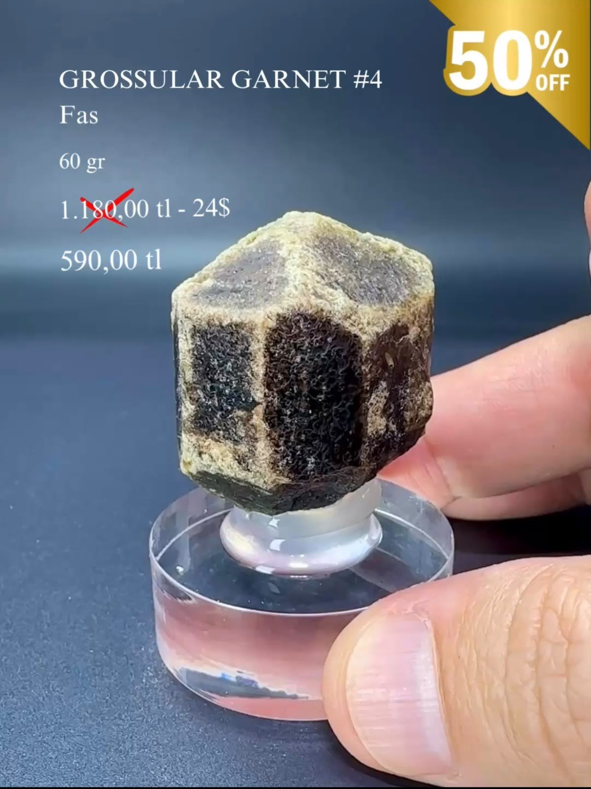 GROSSULAR GARNET 60 GR.
