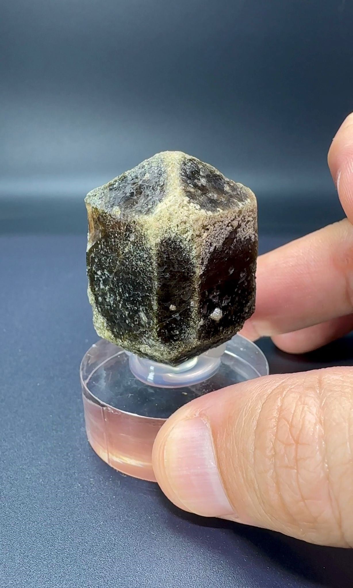 KOYU RENKLİ GROSSULAR GARNET 68 GR.