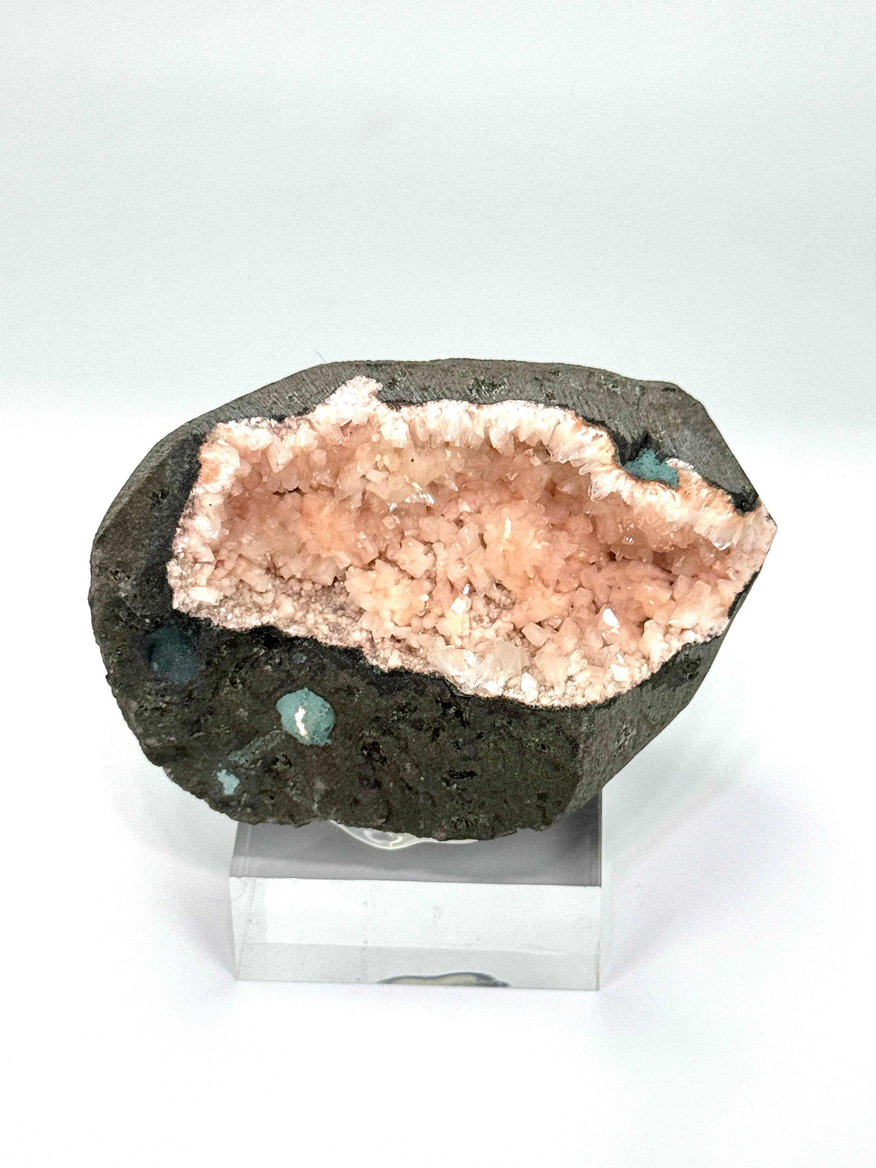 PEMBE HEULANDİT 331 GR.
