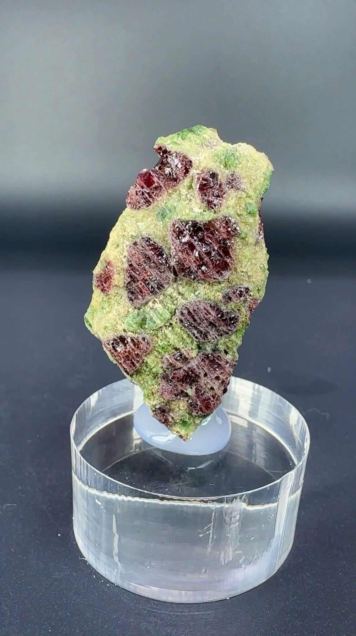 PYROPE GARNET & KROM DİOPSİT 42 GR.