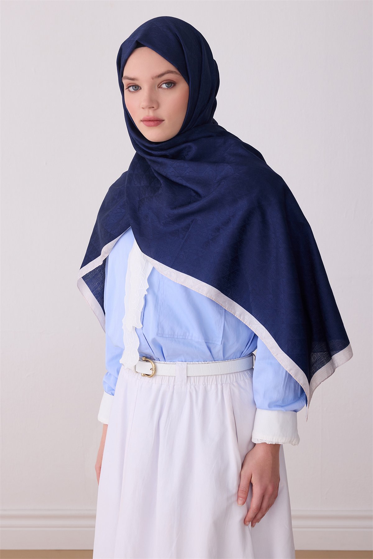 BELLİ FRESH MONOGRAM EŞARP