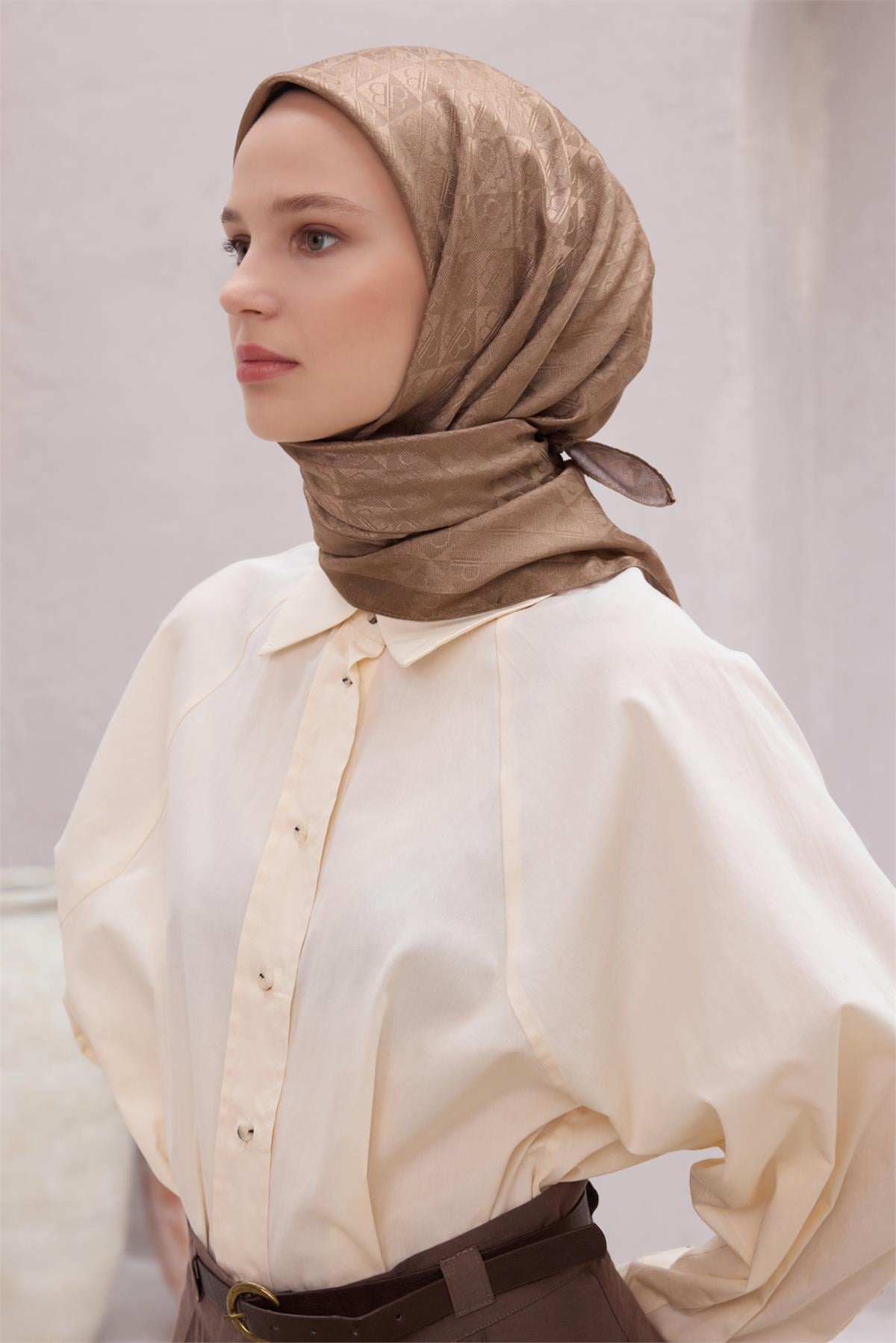 {URUNSEO_TITLE} | BELLI | POLYESTER EŞARP | BELLİ LOGO DESESN J.MONOGRAM SÜLTÜ KAHVE SÜTLÜ KAHVE EŞARP