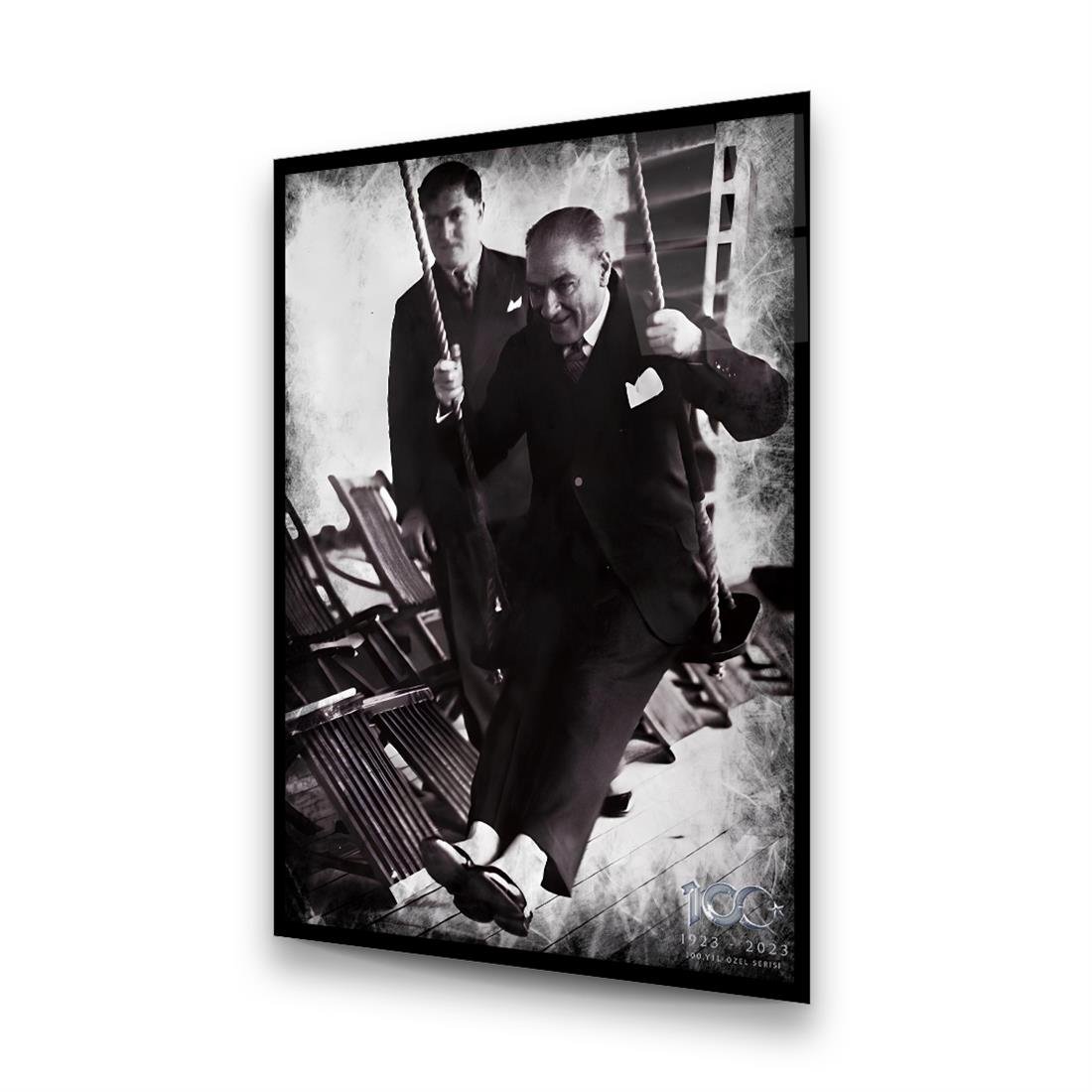 Atatürk 4 Dikey Cam Tablo