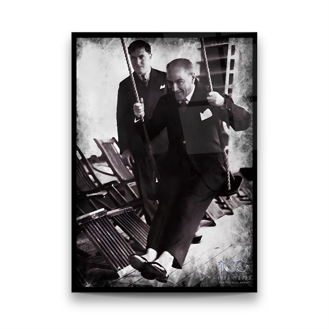 Atatürk 4 Dikey Cam Tablo
