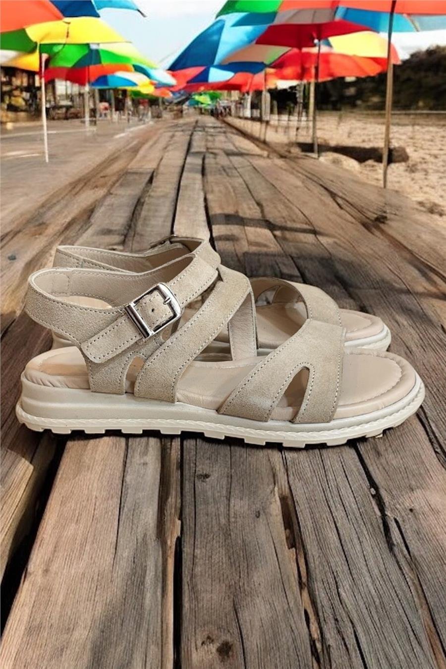 Bej Hakiki Süet Deri Çapraz Bantlı Sandalet 