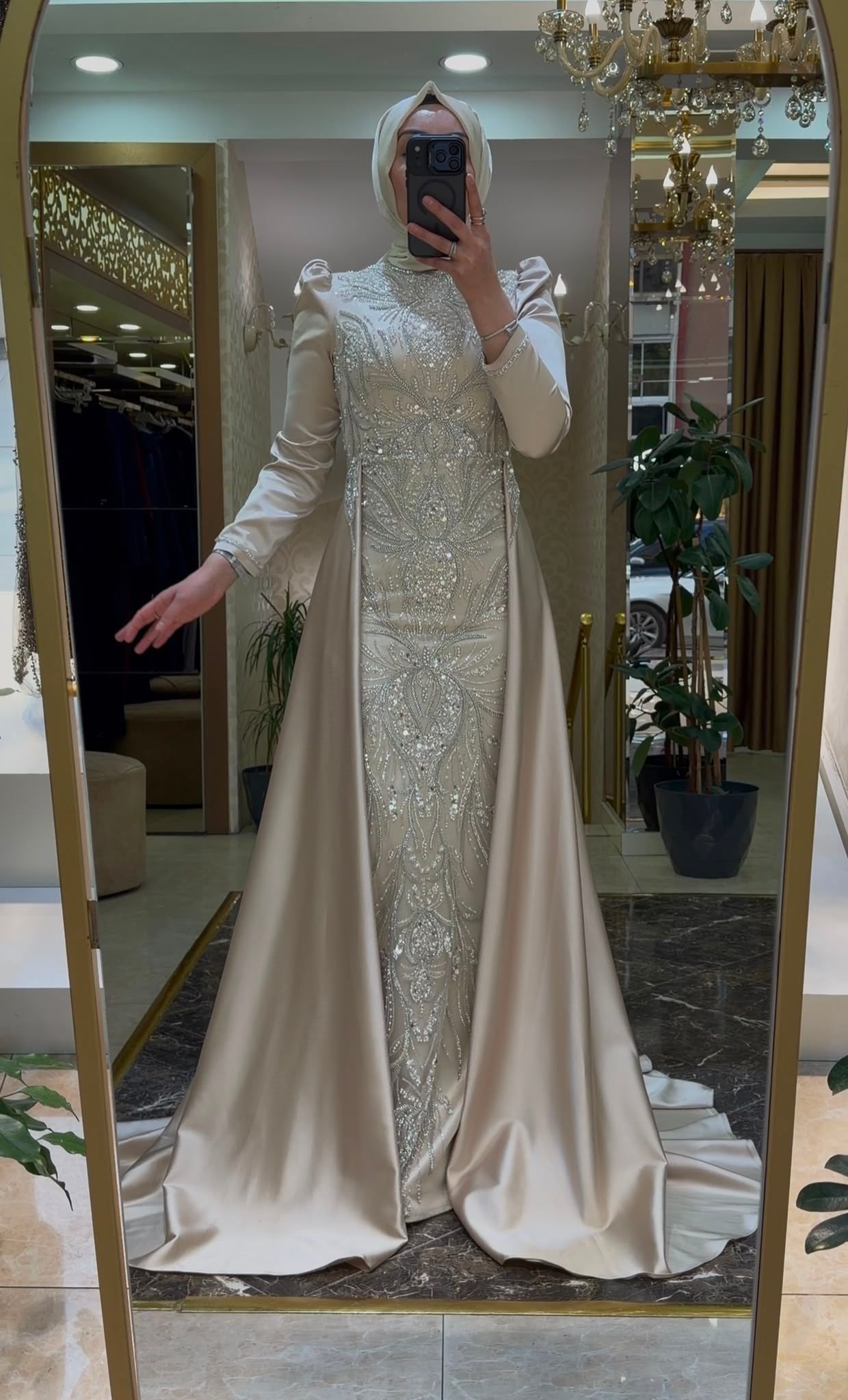 Pınar Şems Nesligül Abiye Krem