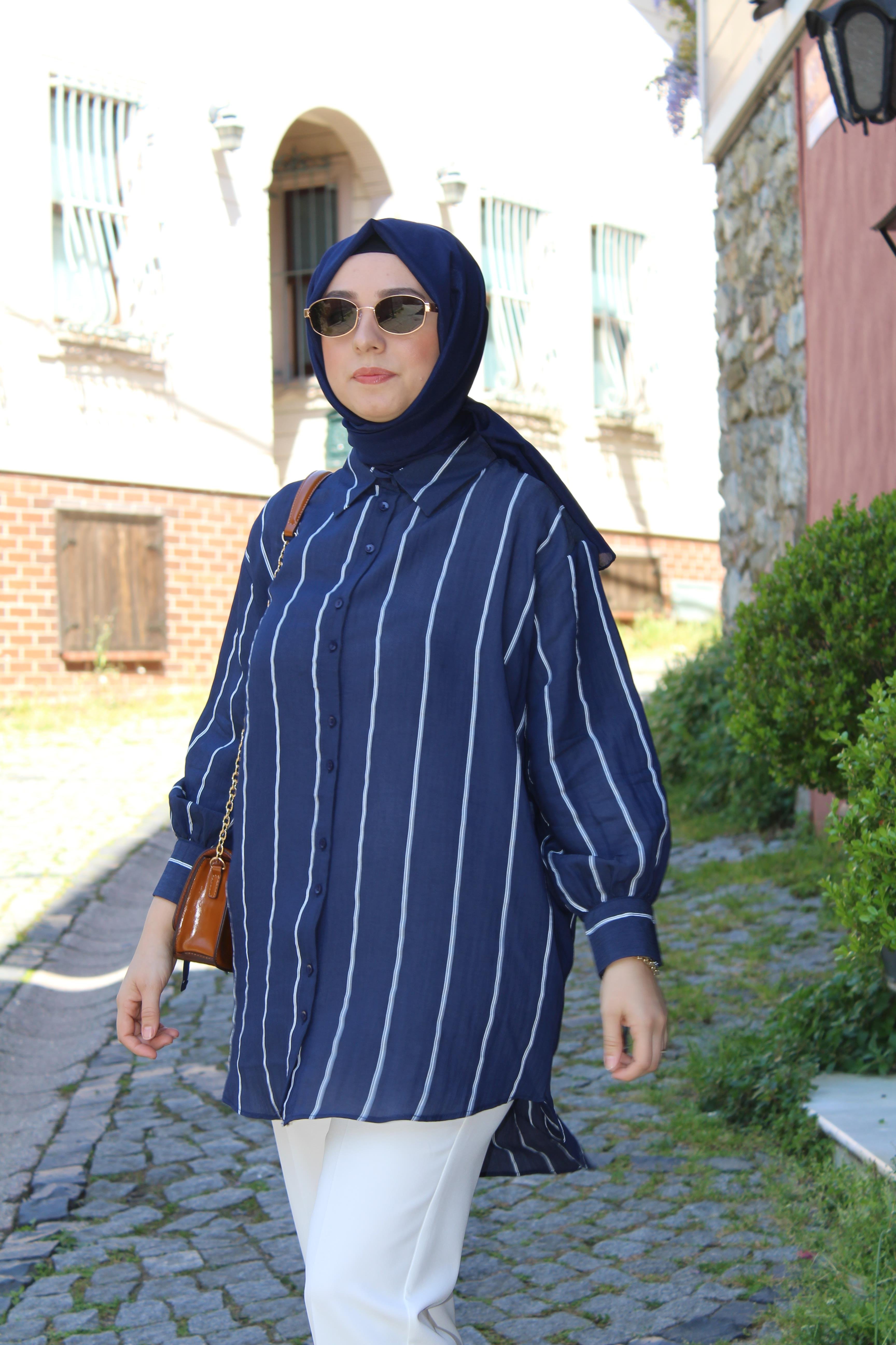 GÖMLEKKol Bağcık Detaylı Çizgili Lacivert Gömlek