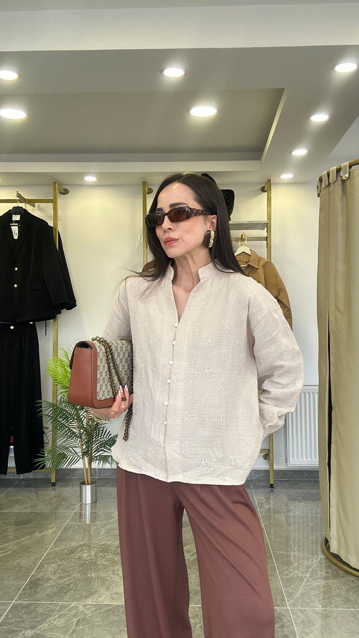 GÖMLEKModa MTİŞLMLGMLKİşlemeli Gömlek