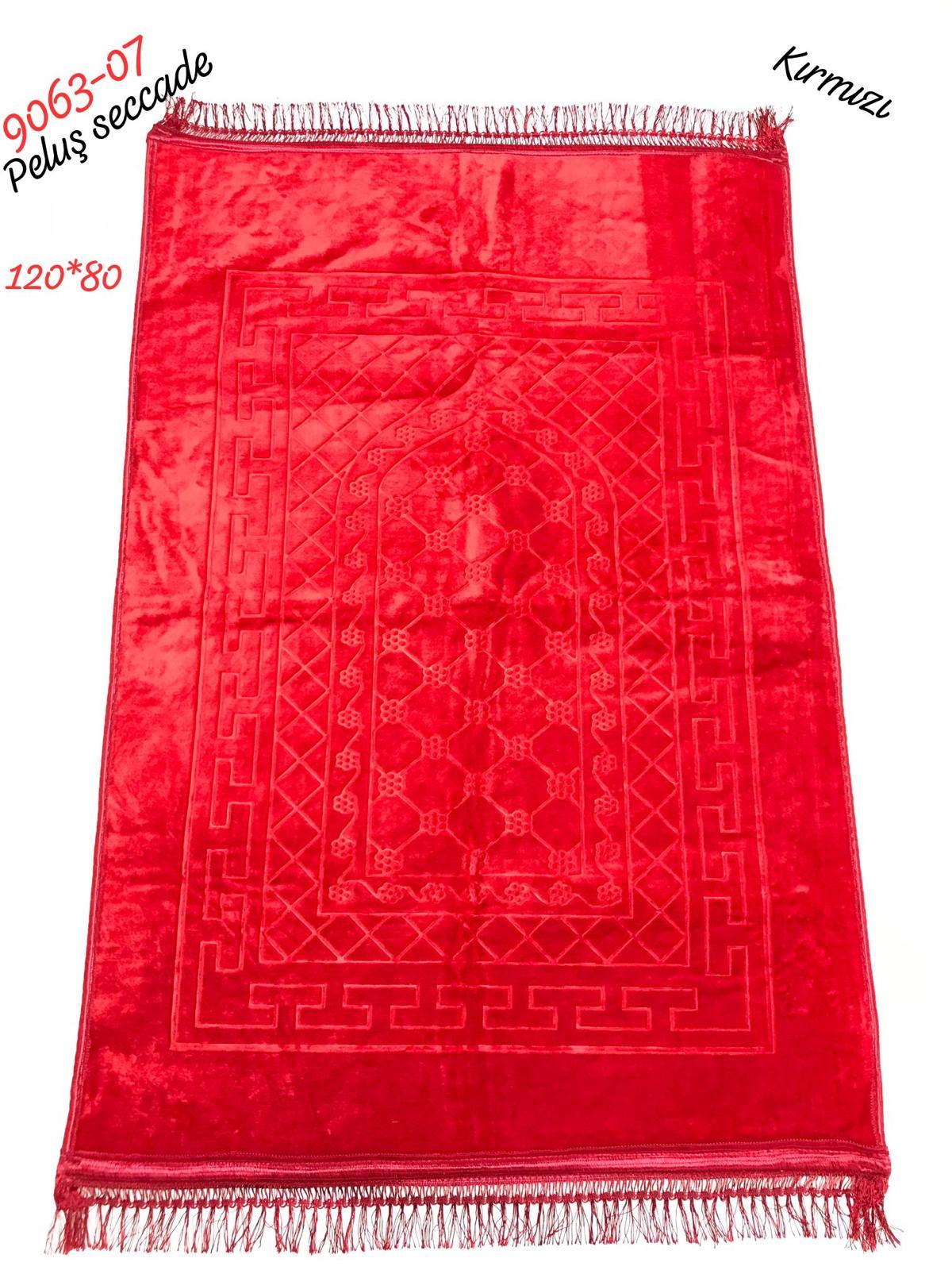 9063 Peluş Seccade