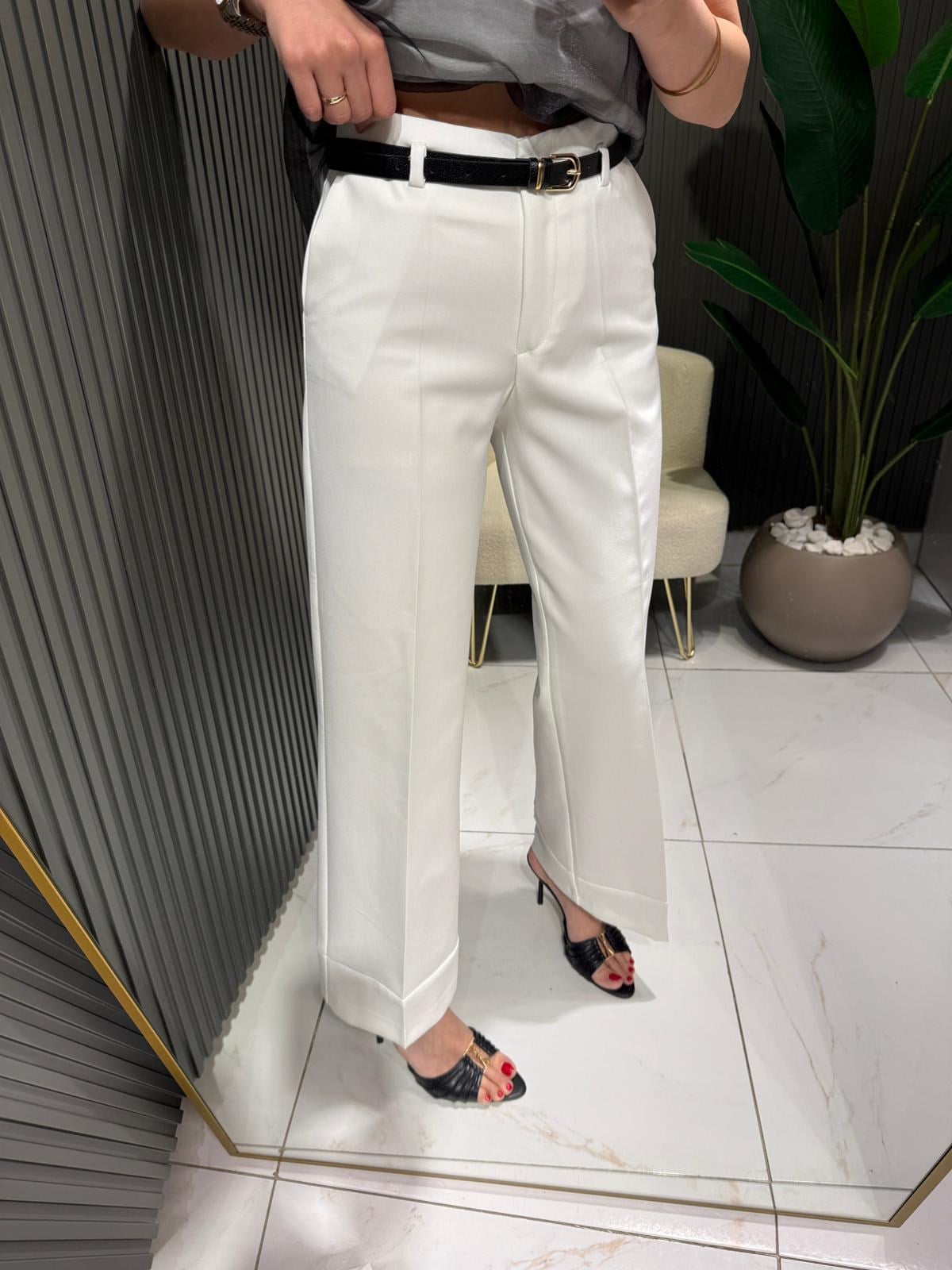 KEMERLİ BEYAZ PANTOLON 