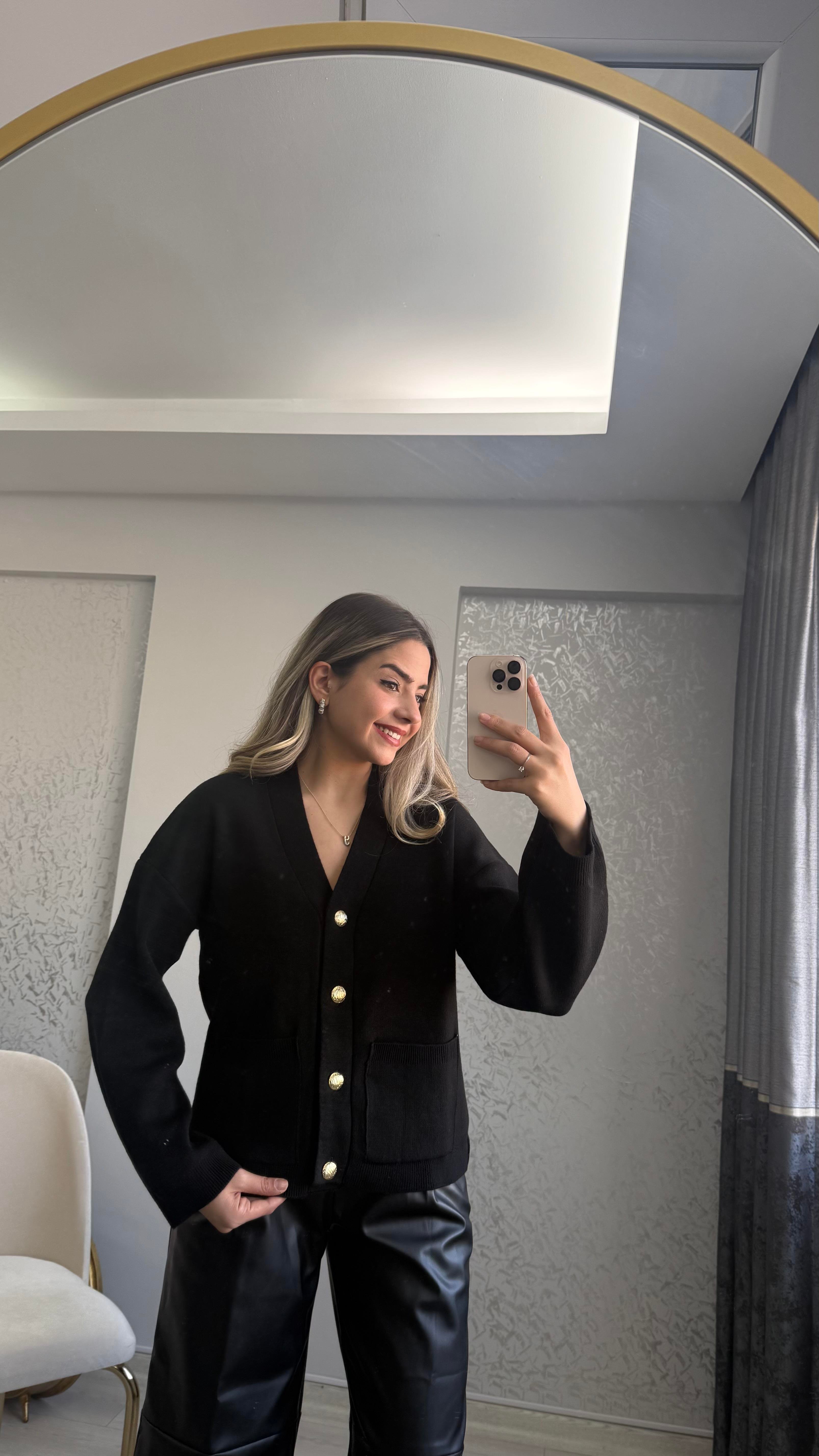 SİYAH GOLD DÜĞMELİ HIRKA