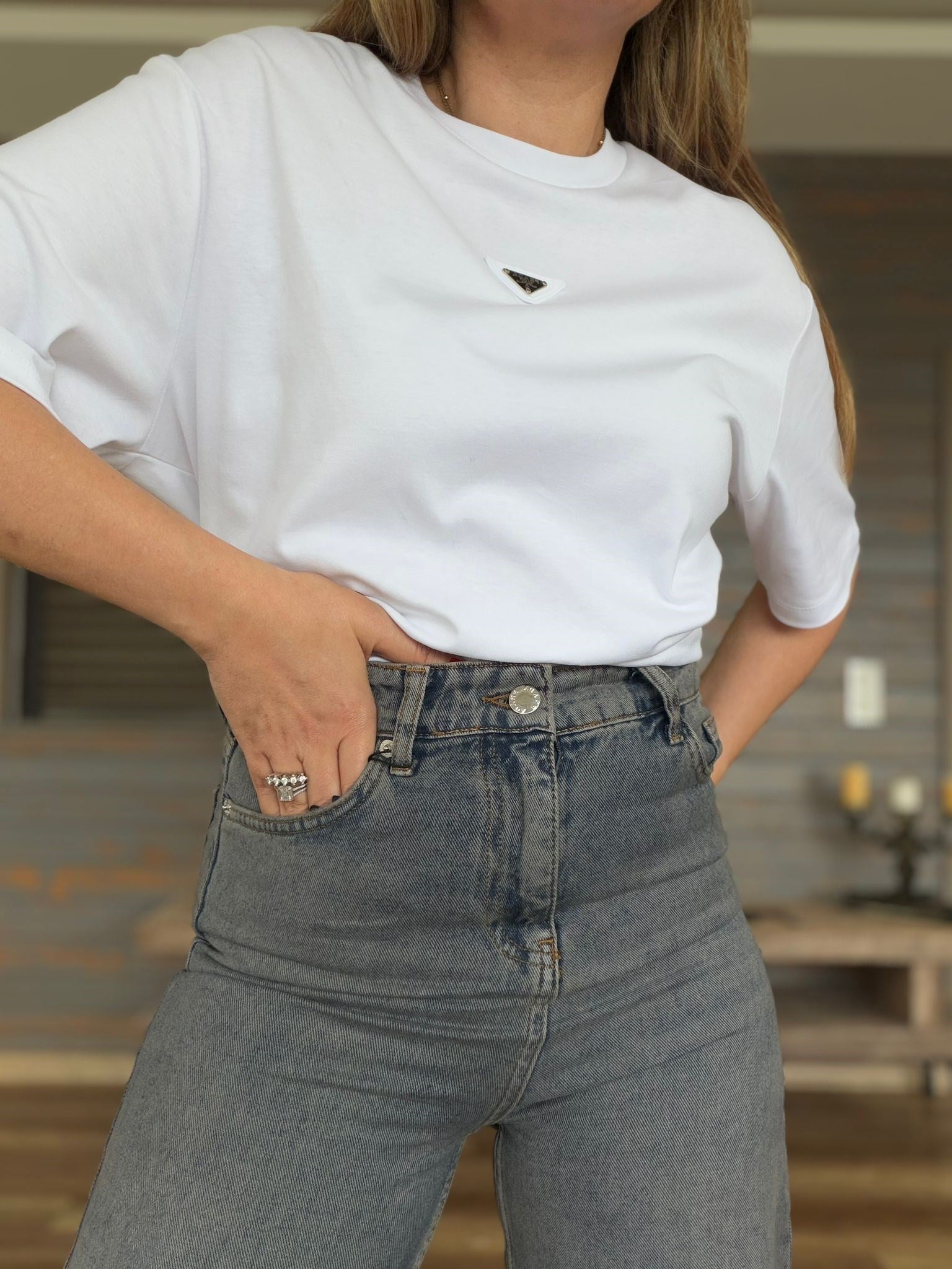 Arka Cep Metal Logo Detaylı Jean Pantolon