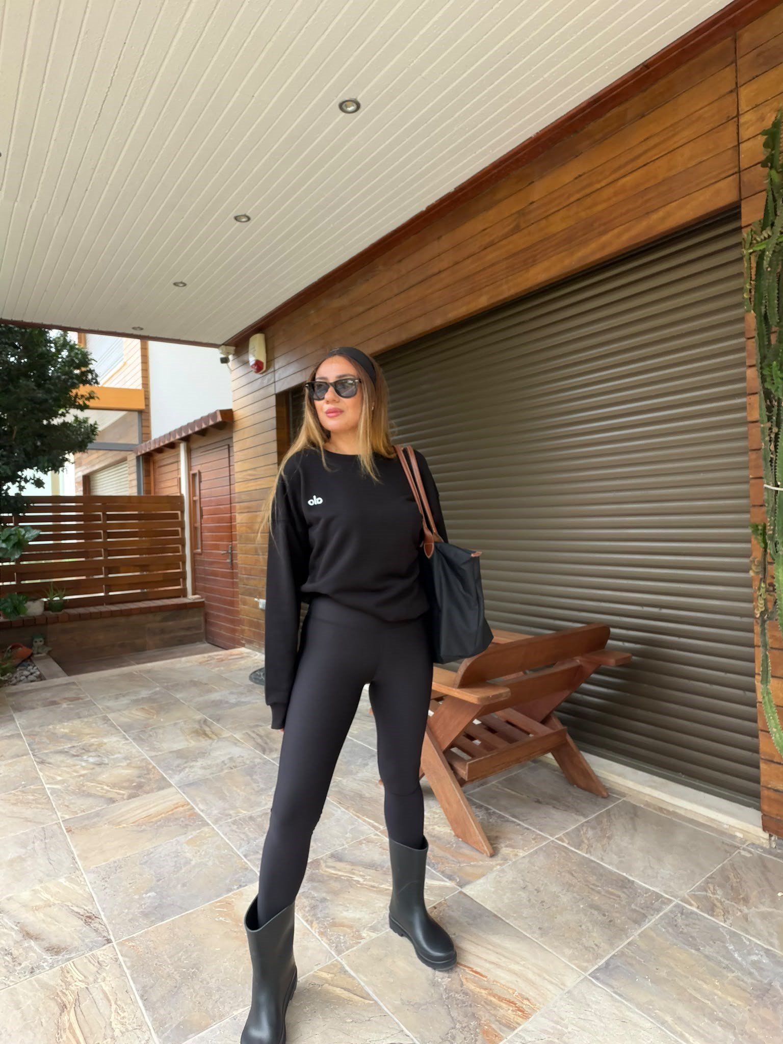 Gümüş Logolu Toparlayıcı Spor Tayt