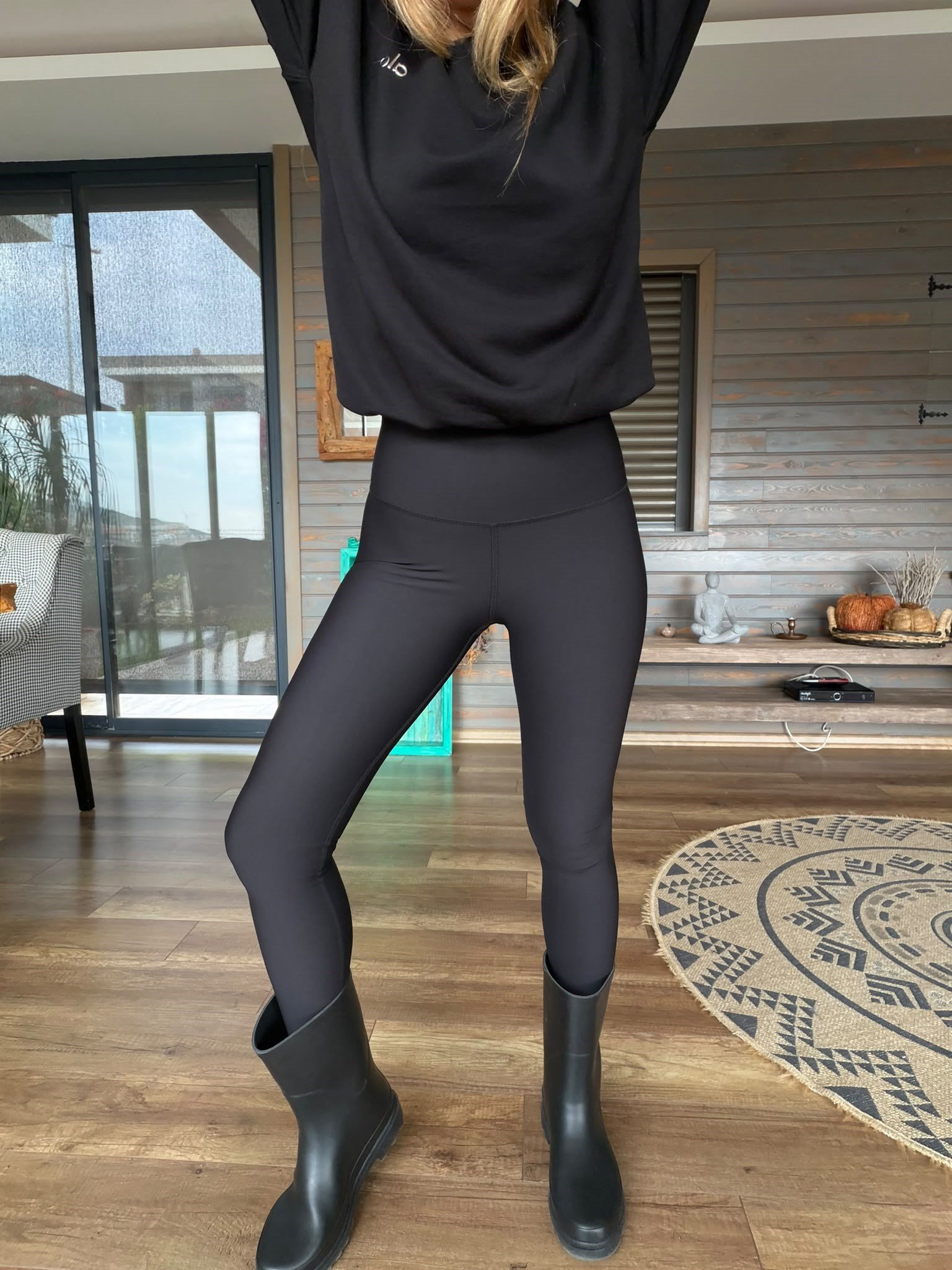 Gümüş Logolu Toparlayıcı Spor Tayt