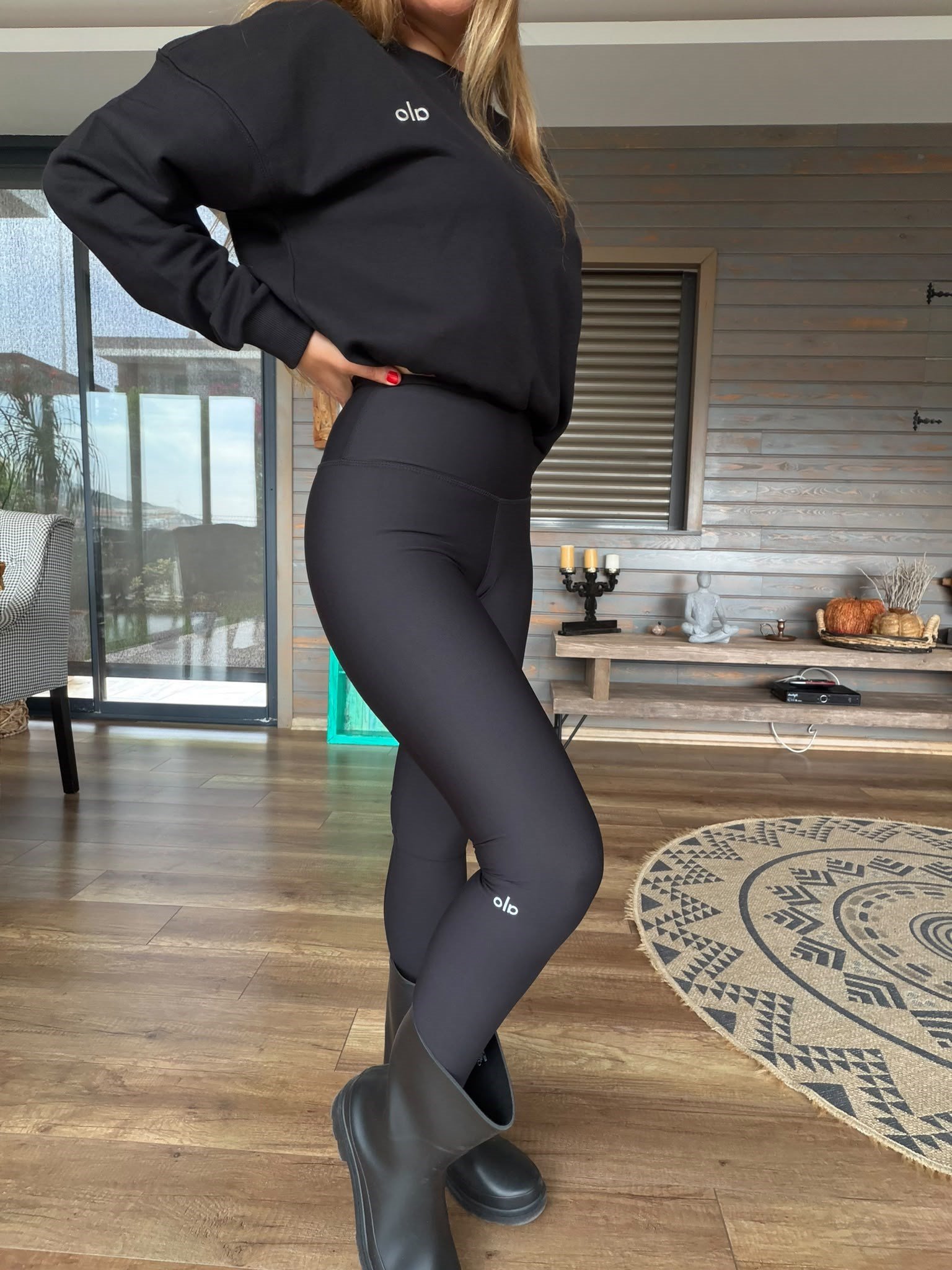 Gümüş Logolu Toparlayıcı Spor Tayt