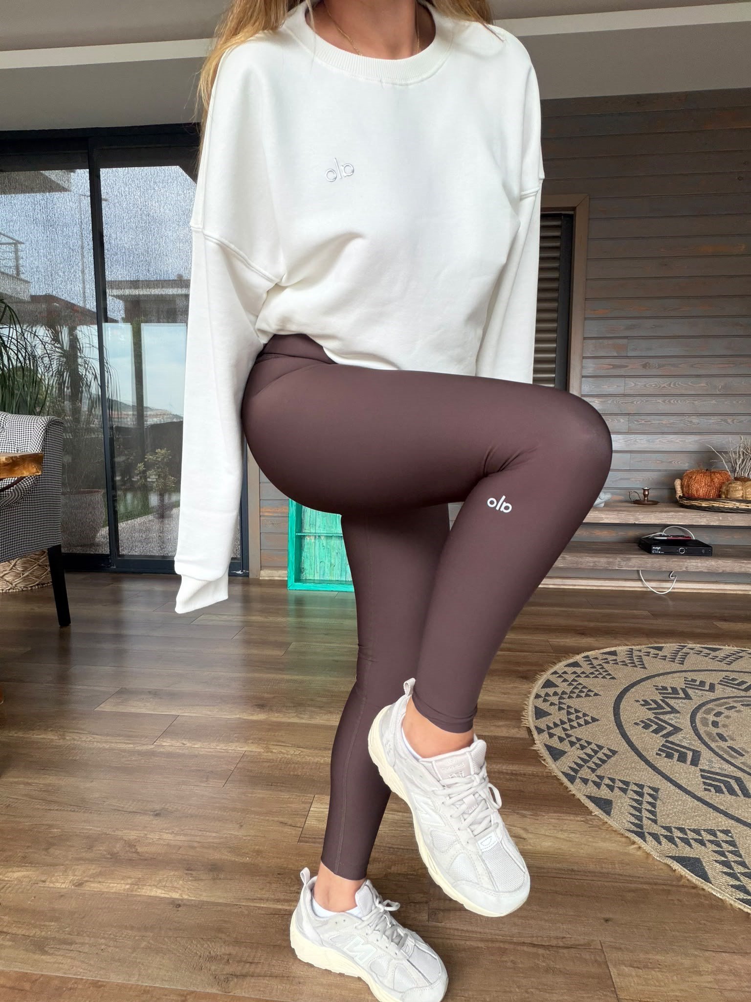 Gümüş Logolu Toparlayıcı Spor Tayt