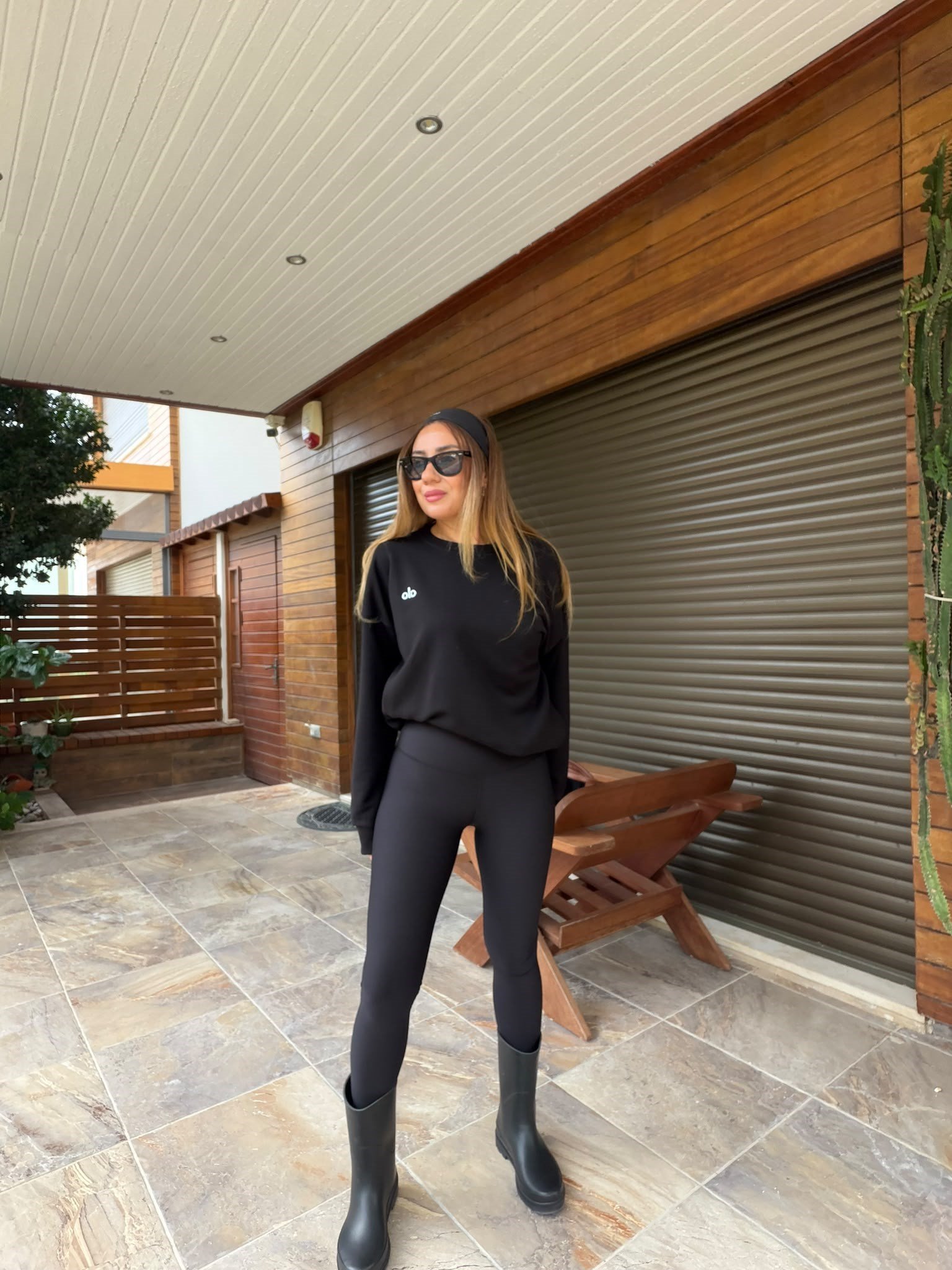 Gümüş Logolu Toparlayıcı Spor Tayt
