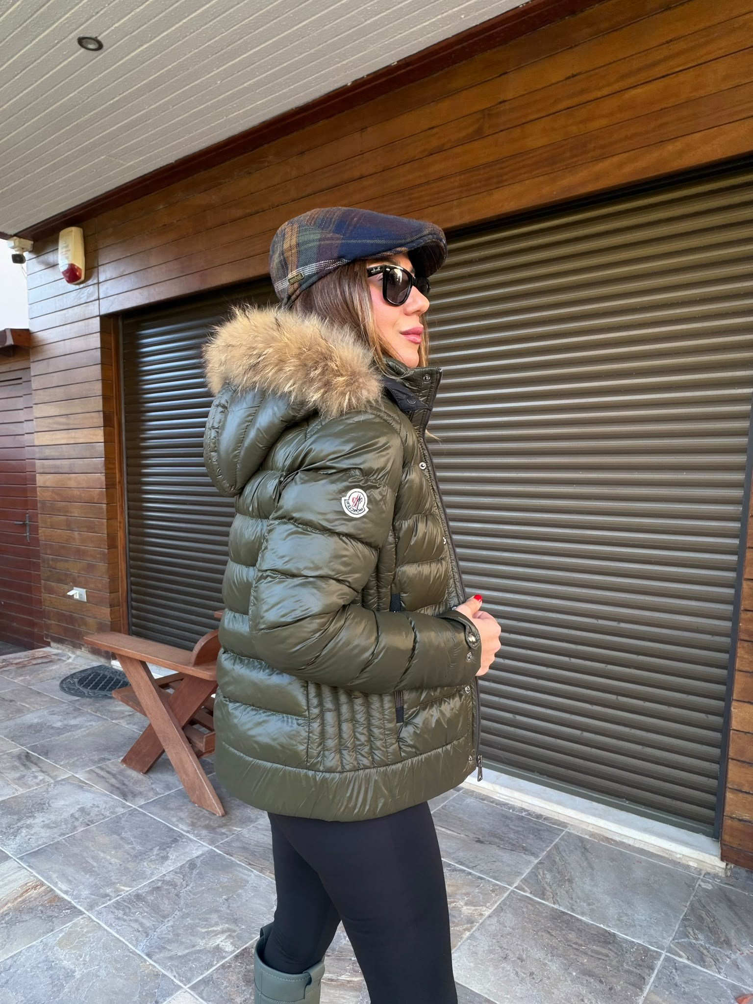 Klasik Marka Logolu Düğme Kapamalı Şişme Mont