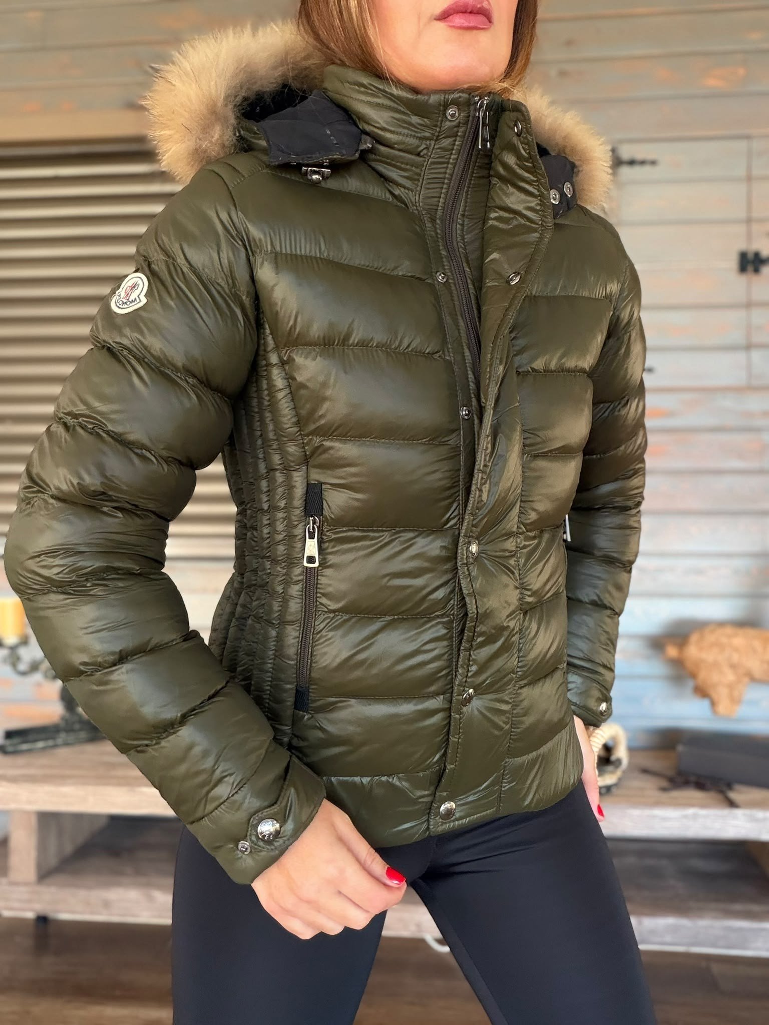 Klasik Marka Logolu Düğme Kapamalı Şişme Mont