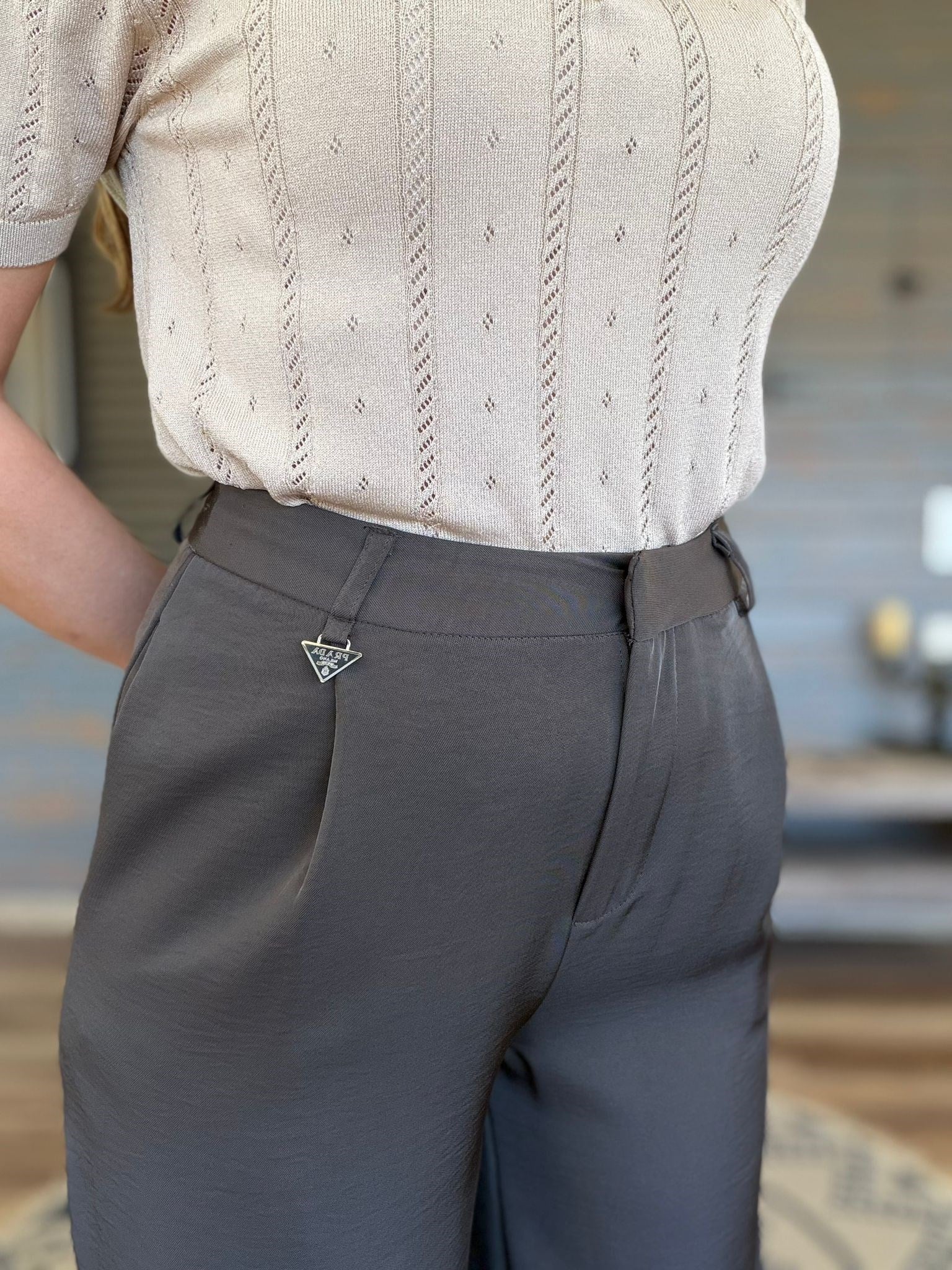 Metal Logolu Kumaş Pantolon