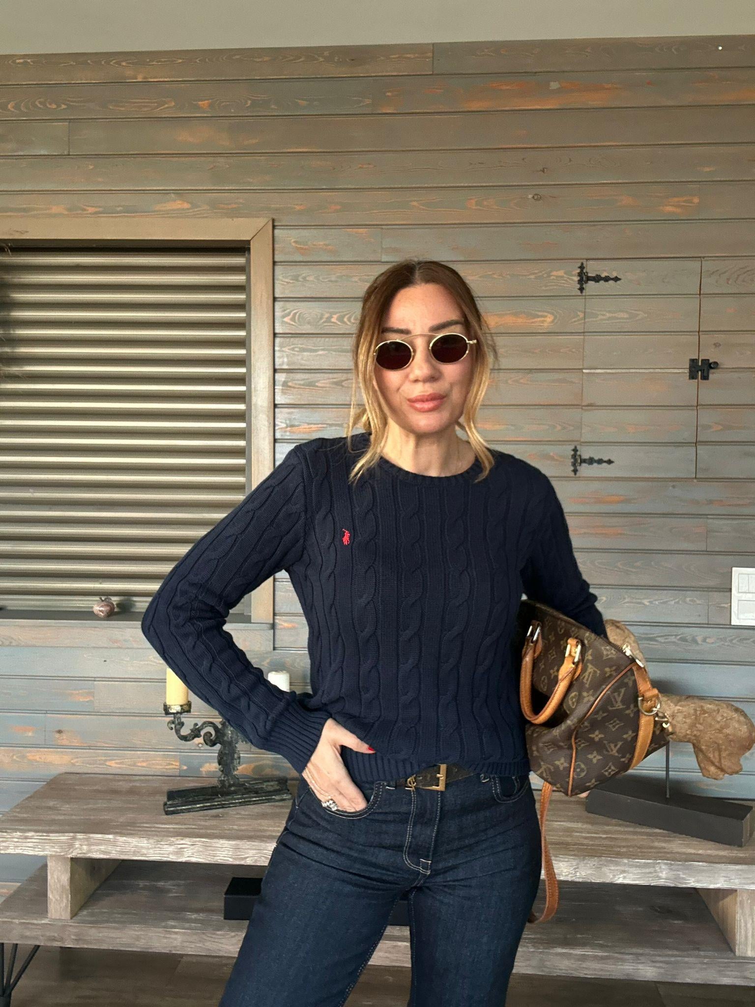 Nakış Logolu Örme Kazak