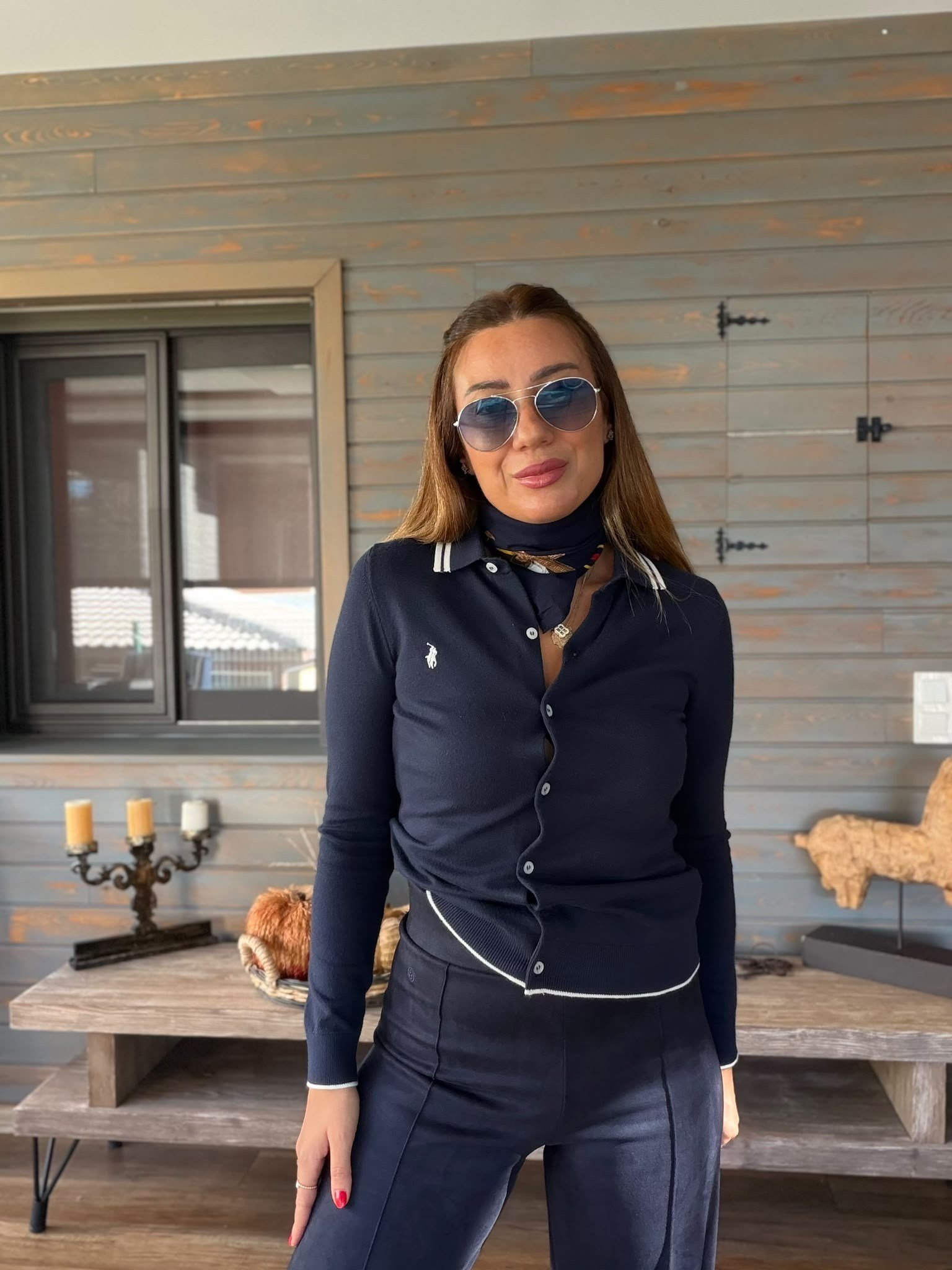 Nakış Logolu Yaka Detaylı Düğme Kapamalı Triko