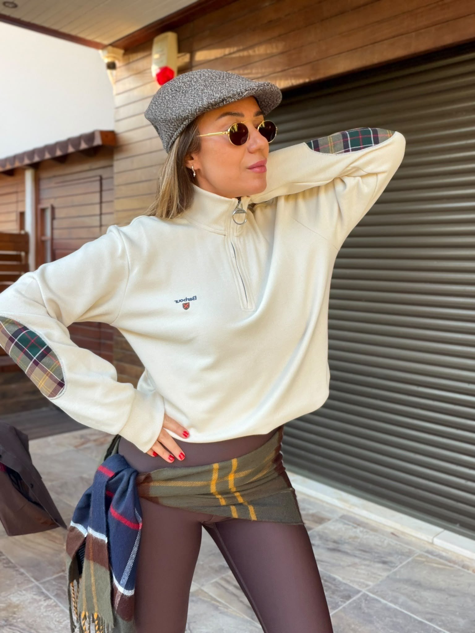 Nakış Logolu Yama Detaylı Yarım Fermuarlı Selanik Sweatshirt