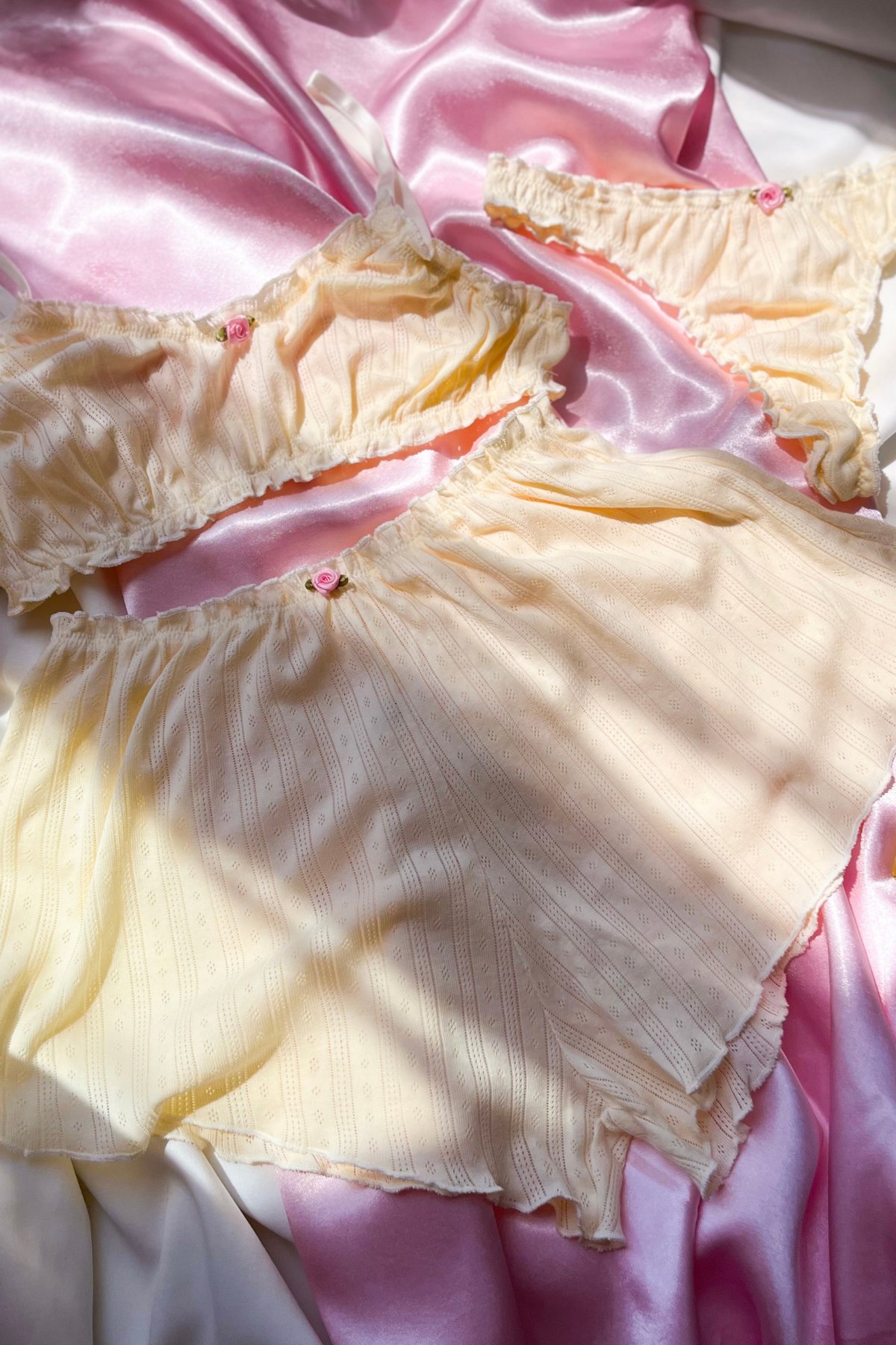 Isadora Butter Cream 3’lü Jakarlı Pamuklu Pijama Takımı — pudra fırfırlı bralet, şort ve tanga külotlu set