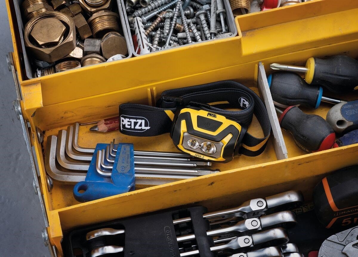 PETZL ARIA 2 Kafa Feneri (450 lümen)