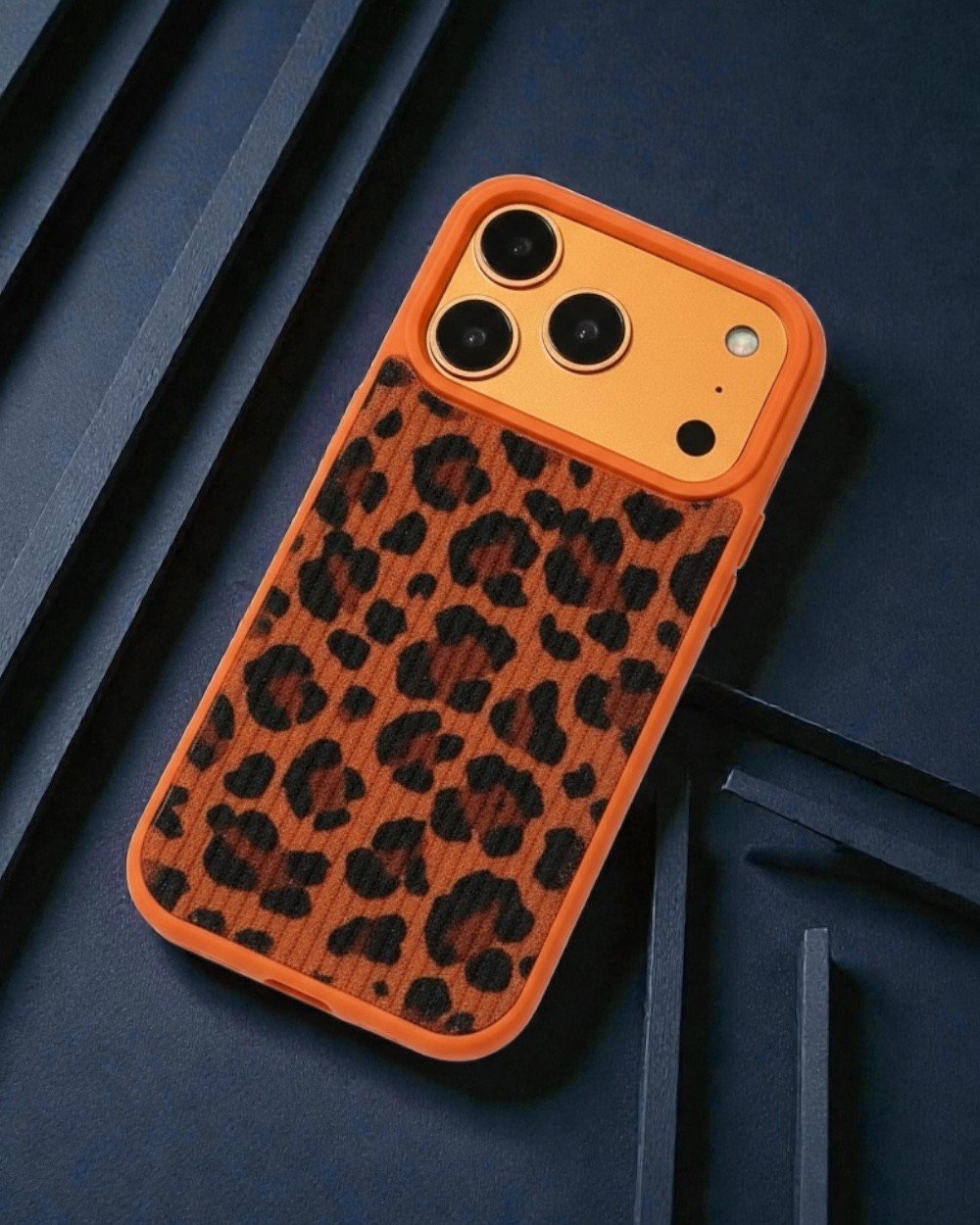 Iphone Uyumlu Leopar Desenli Örgü Dokulu Kılıf