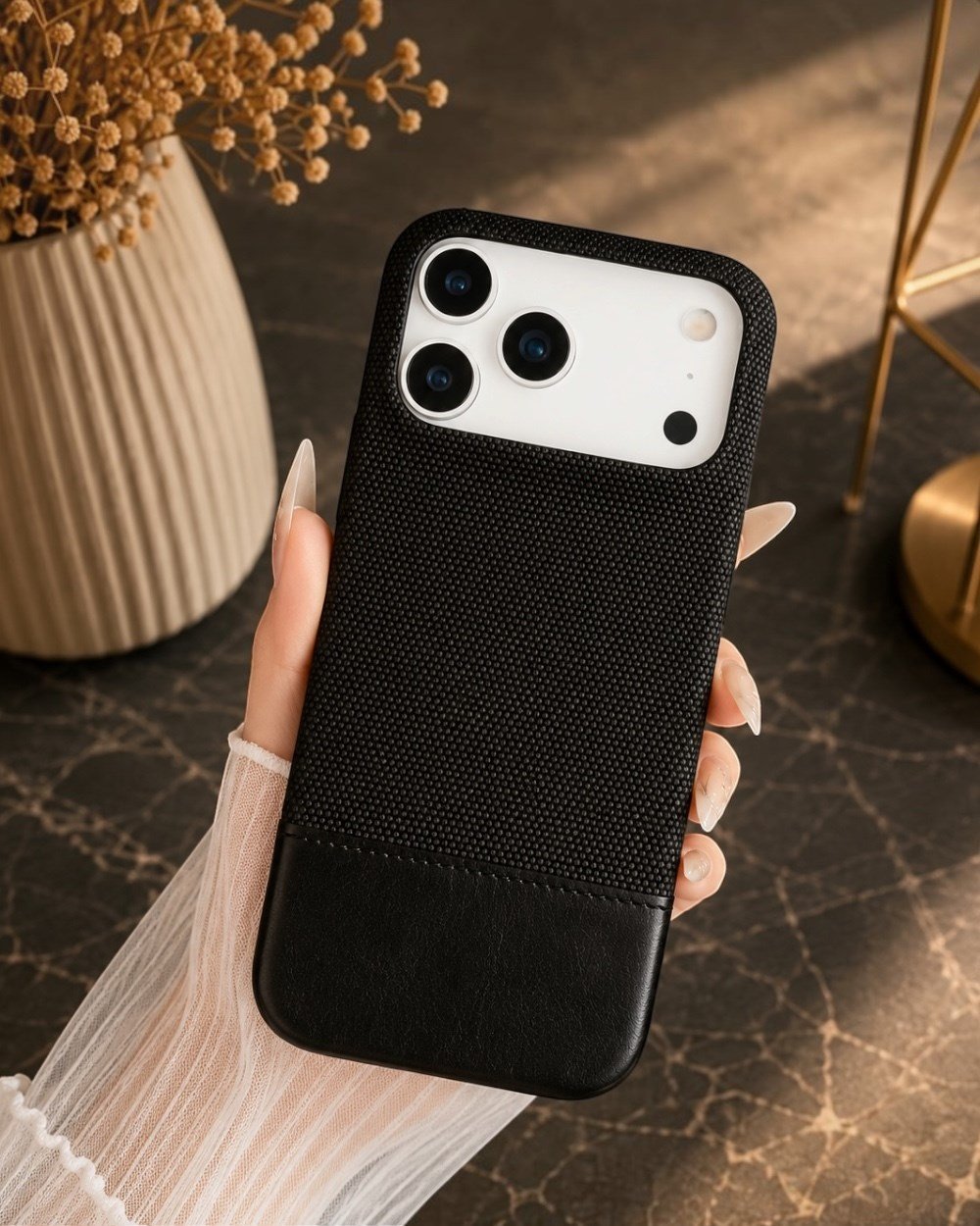 Telefon KılıfıIphone Uyumlu Premium Deri Dokulu Kenarları ve Altı Yarı Açık Magsafe Destekli Kılıf