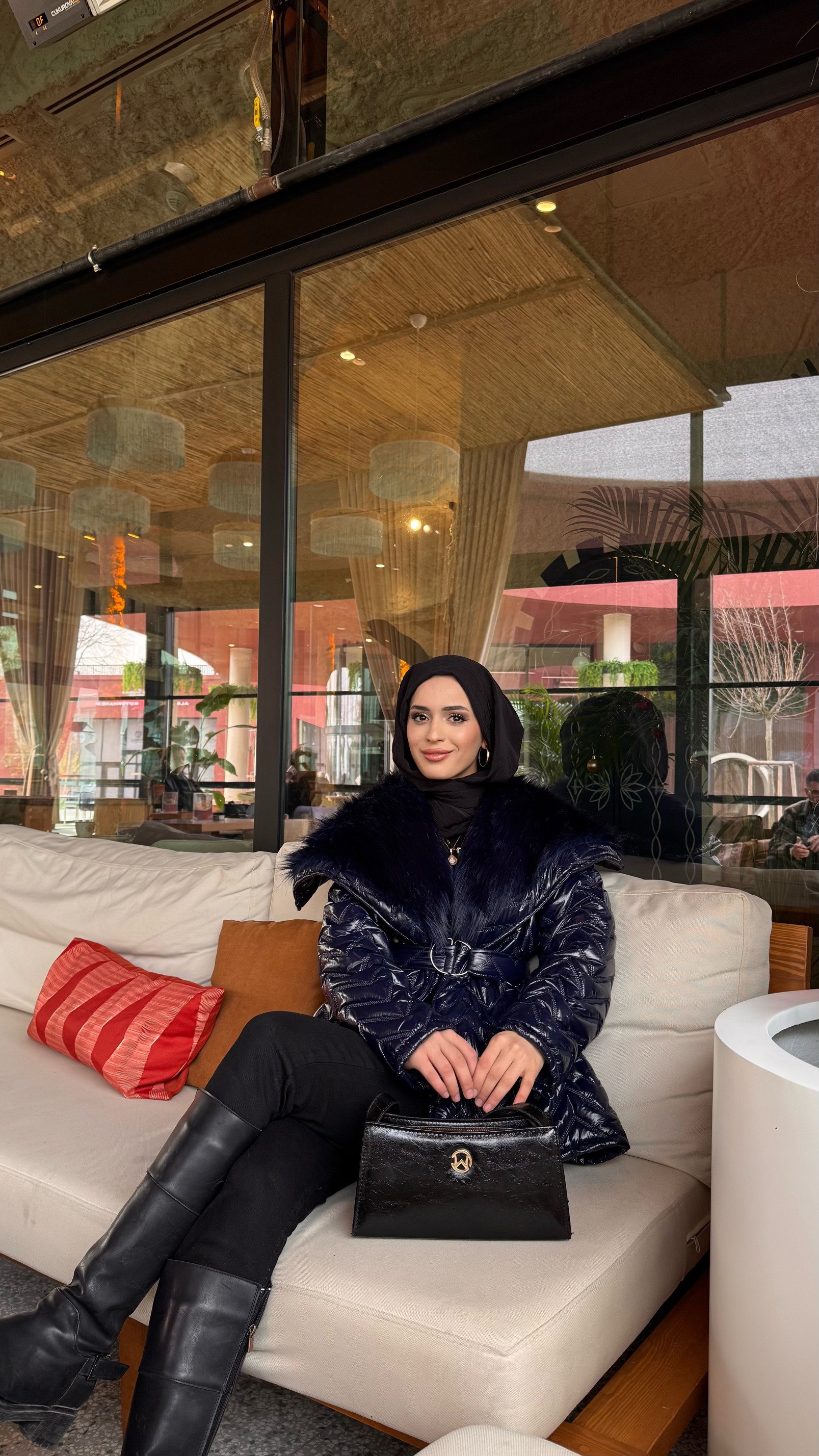 Yakası Kürklü Parlak Mont | Lacivert