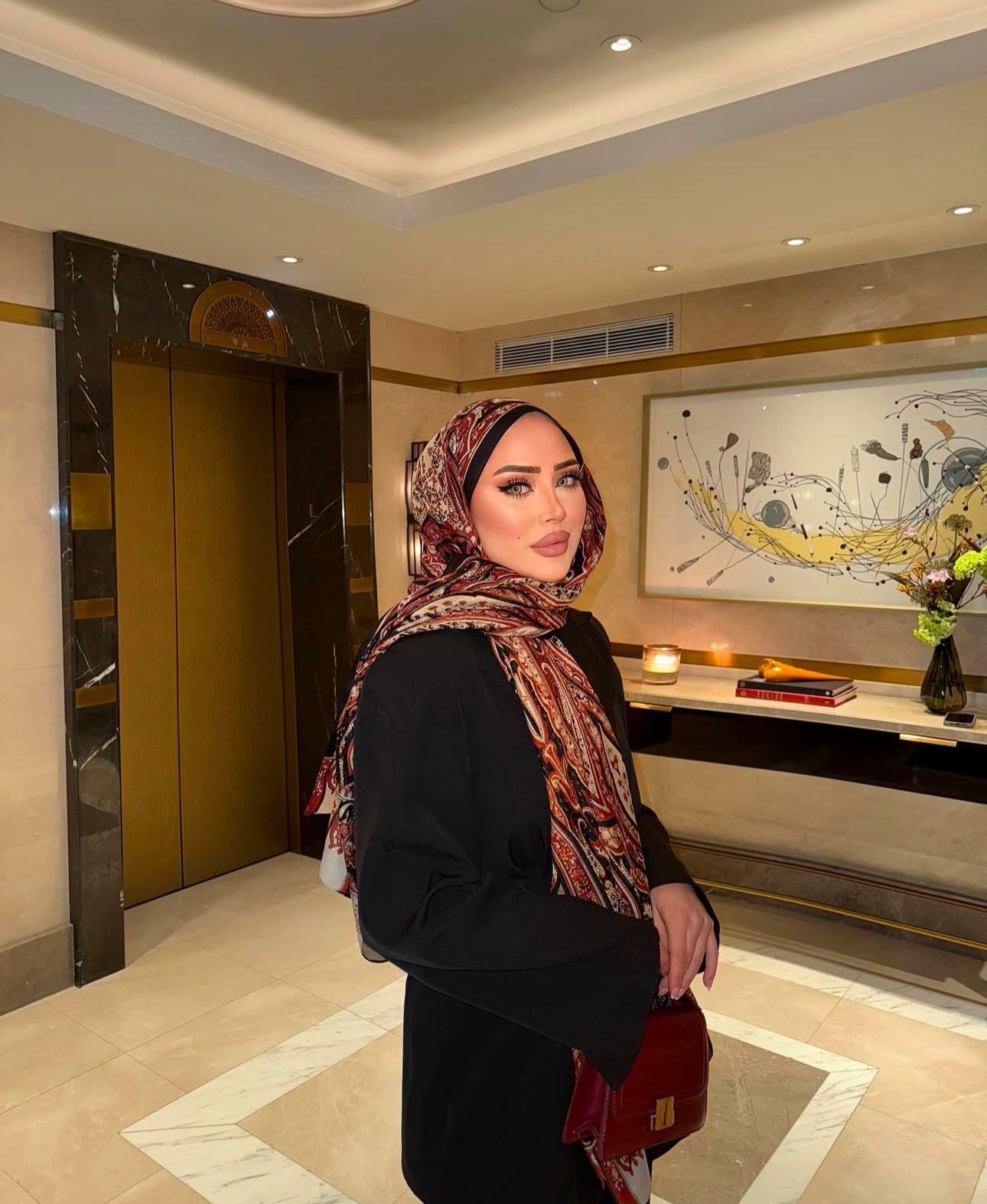 Yüsra Model Şal Siyah Hardal