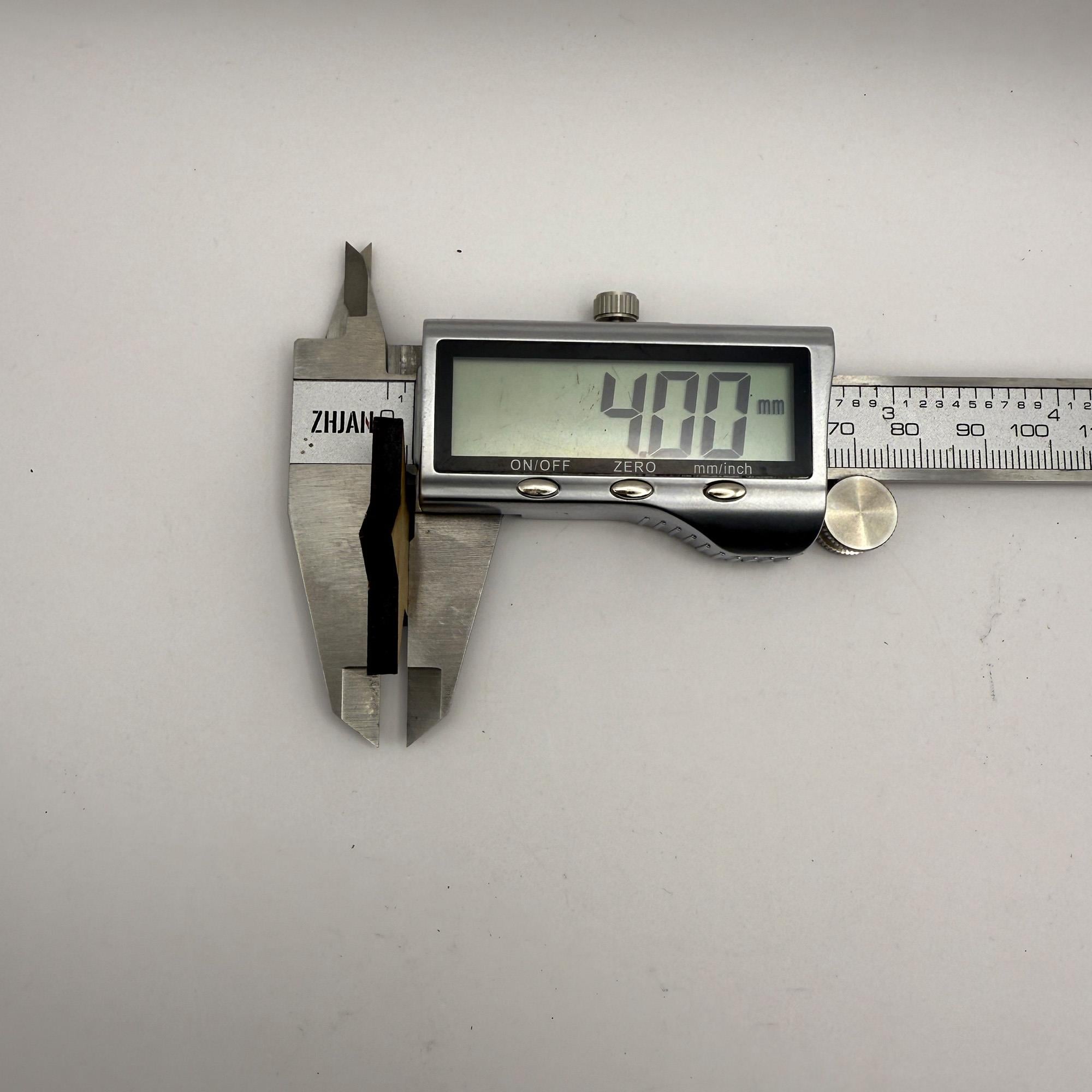 20 Adet Orta Boy Yıldız Ahşap Hobi Parçaları – 35mm x 4mm MDF Lazer Kesim